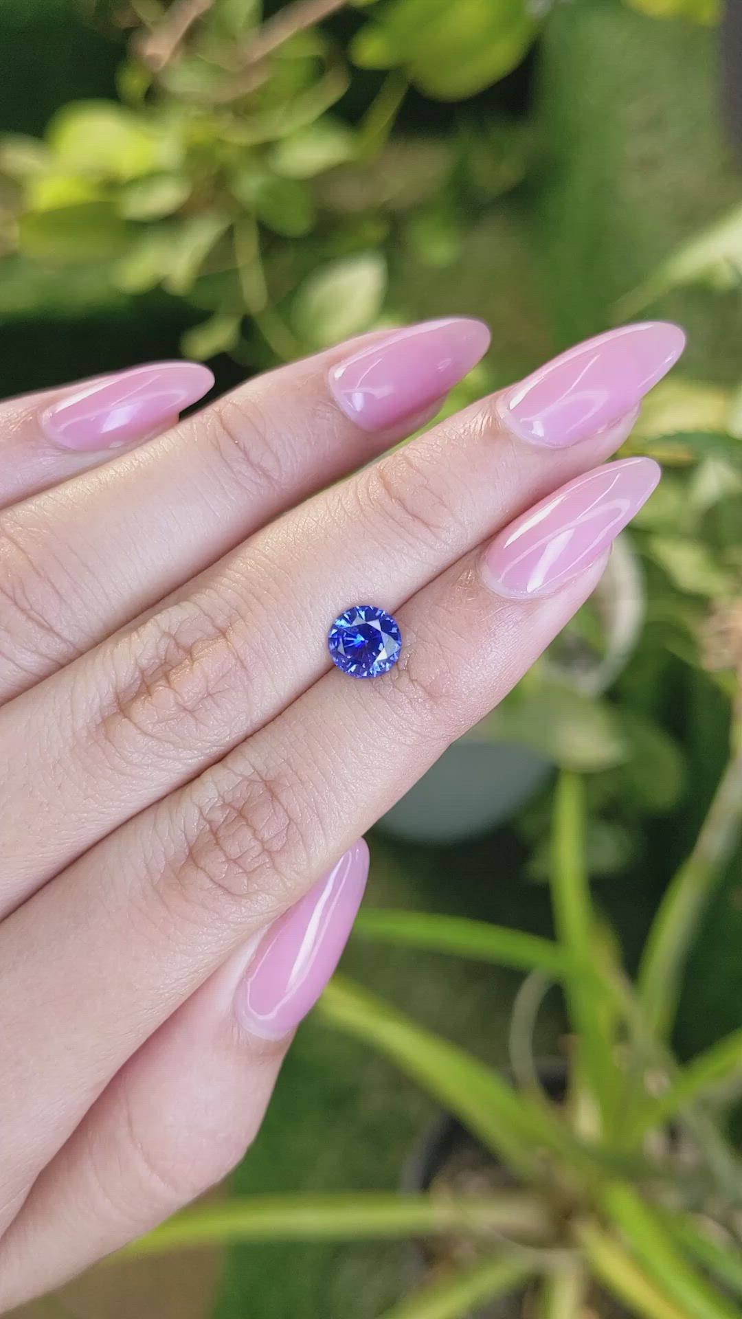 1.37 Ct. Blue Sapphire from Ceylon (Sri Lanka) Size Video