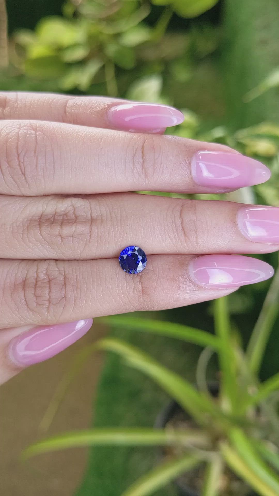 1.03 Ct. Blue Sapphire from Ceylon (Sri Lanka) Size Video