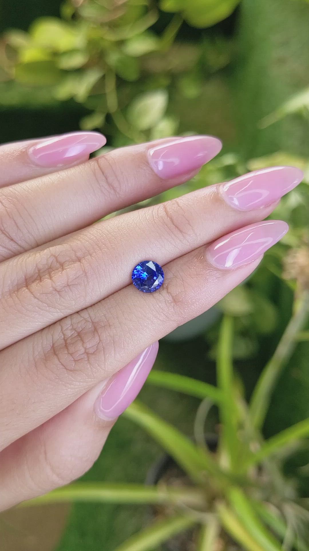 1.35 Ct. Blue Sapphire from Ceylon (Sri Lanka) Size Video