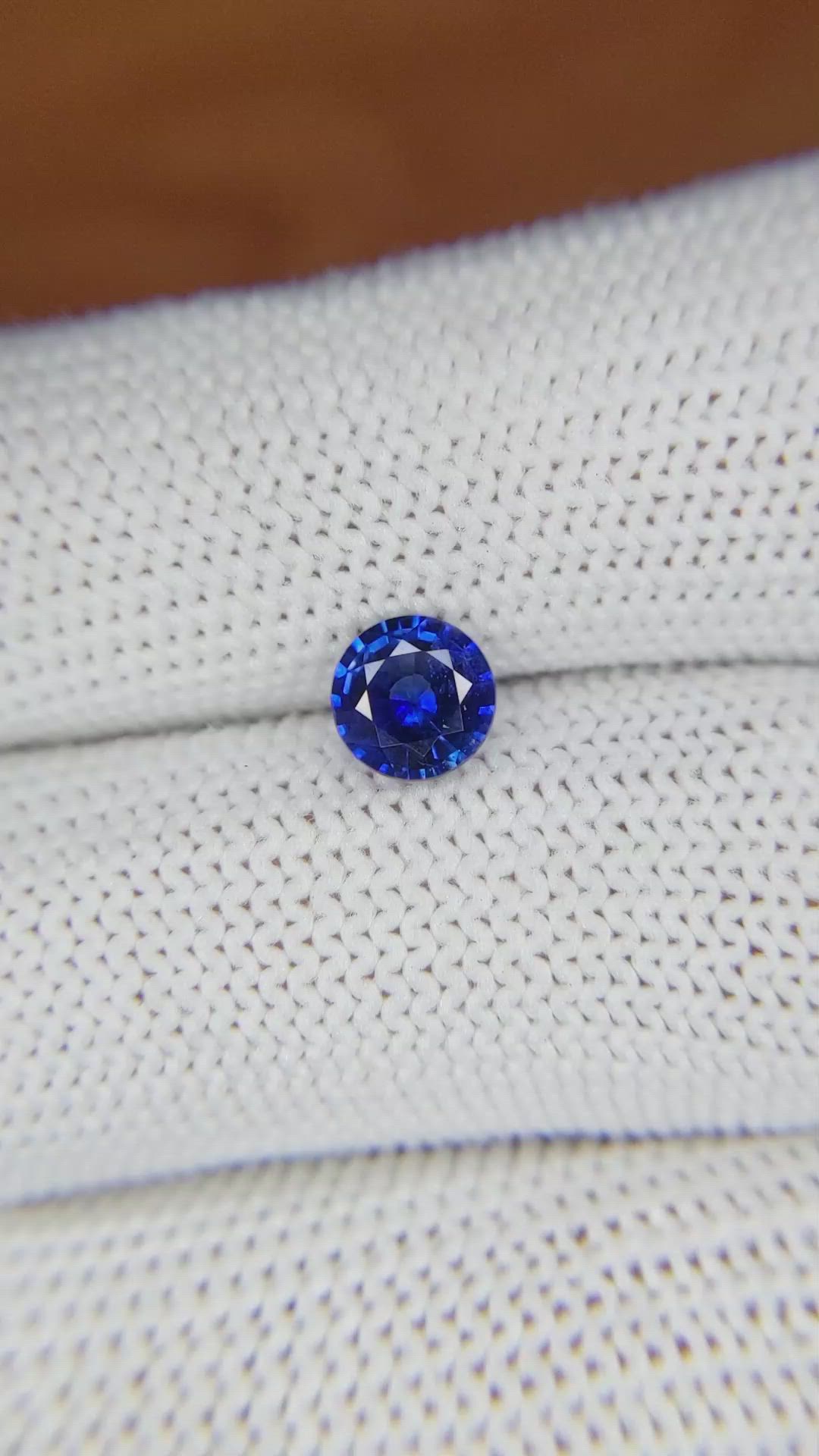 0.98 Ct. Blue Sapphire from Ceylon (Sri Lanka) Size Video