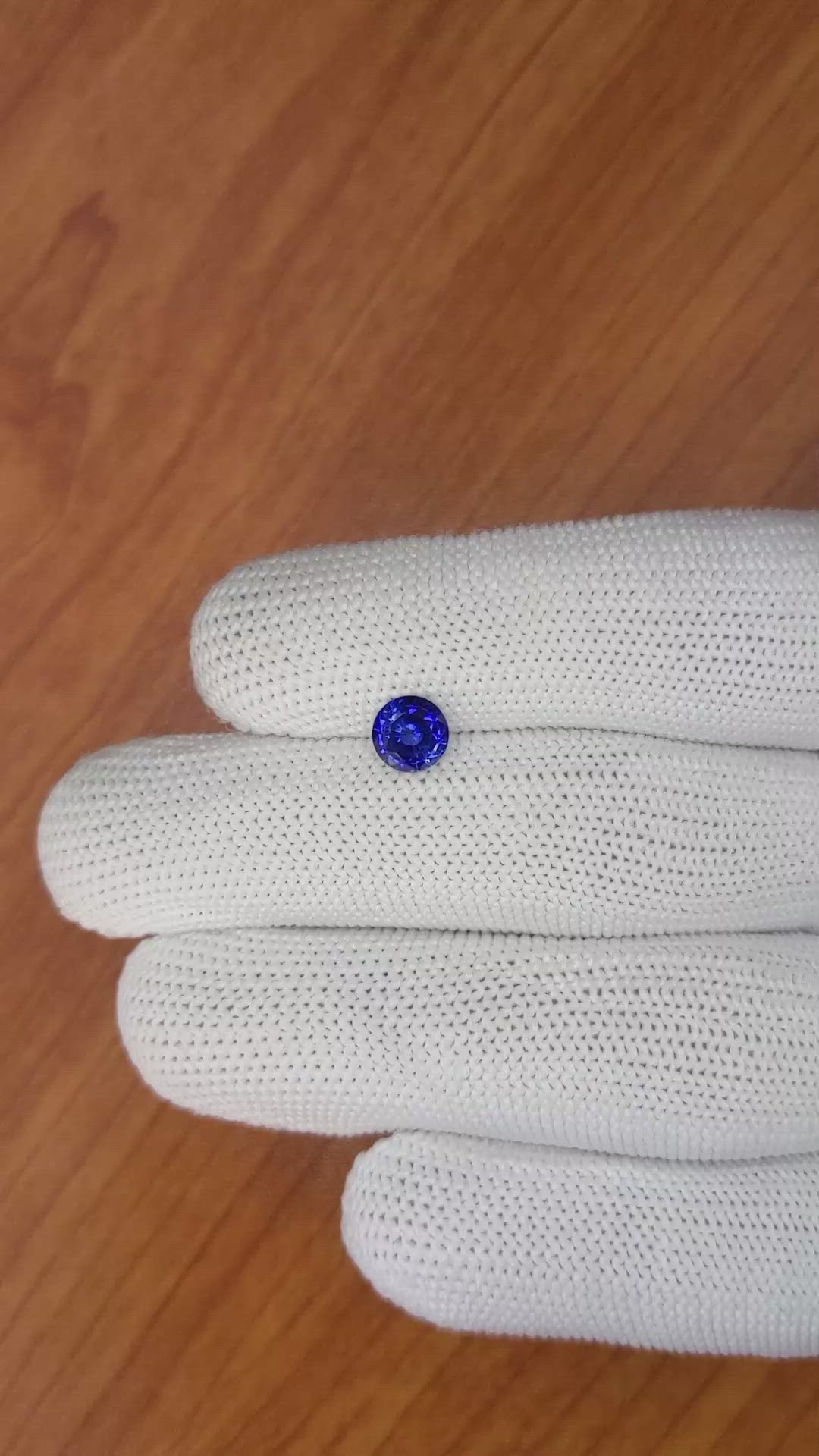 1.06 Ct. Blue Sapphire from Ceylon (Sri Lanka) Size Video