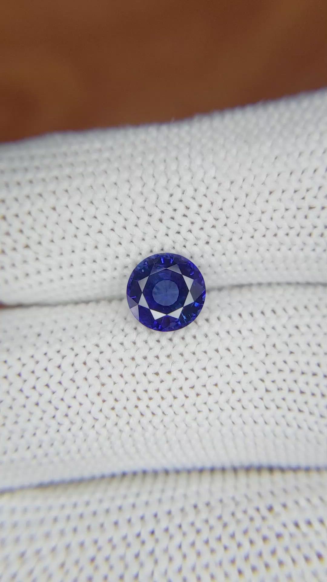 1.58 Ct. Blue Sapphire from Ceylon (Sri Lanka) Size Video