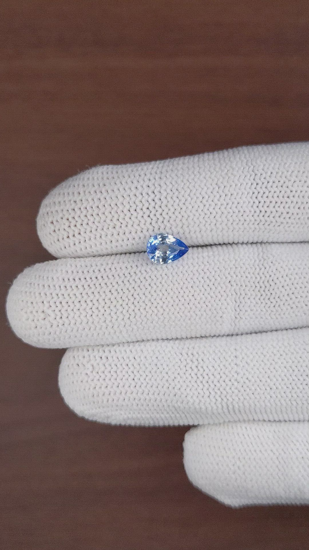 1.19 Ct. Bi Color Sapphire from Ceylon (Sri Lanka) Size Video