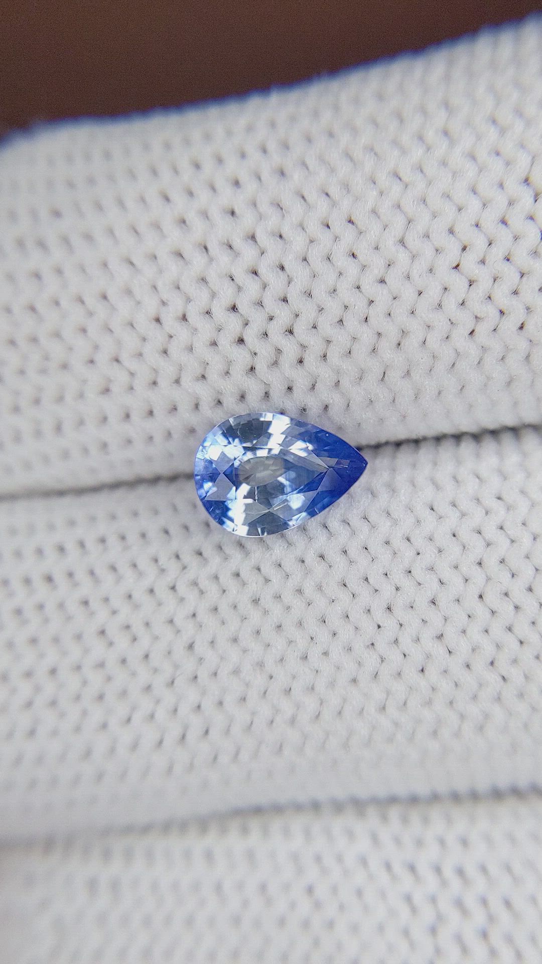 1.19 Ct. Bi Color Sapphire from Ceylon (Sri Lanka) Size Video