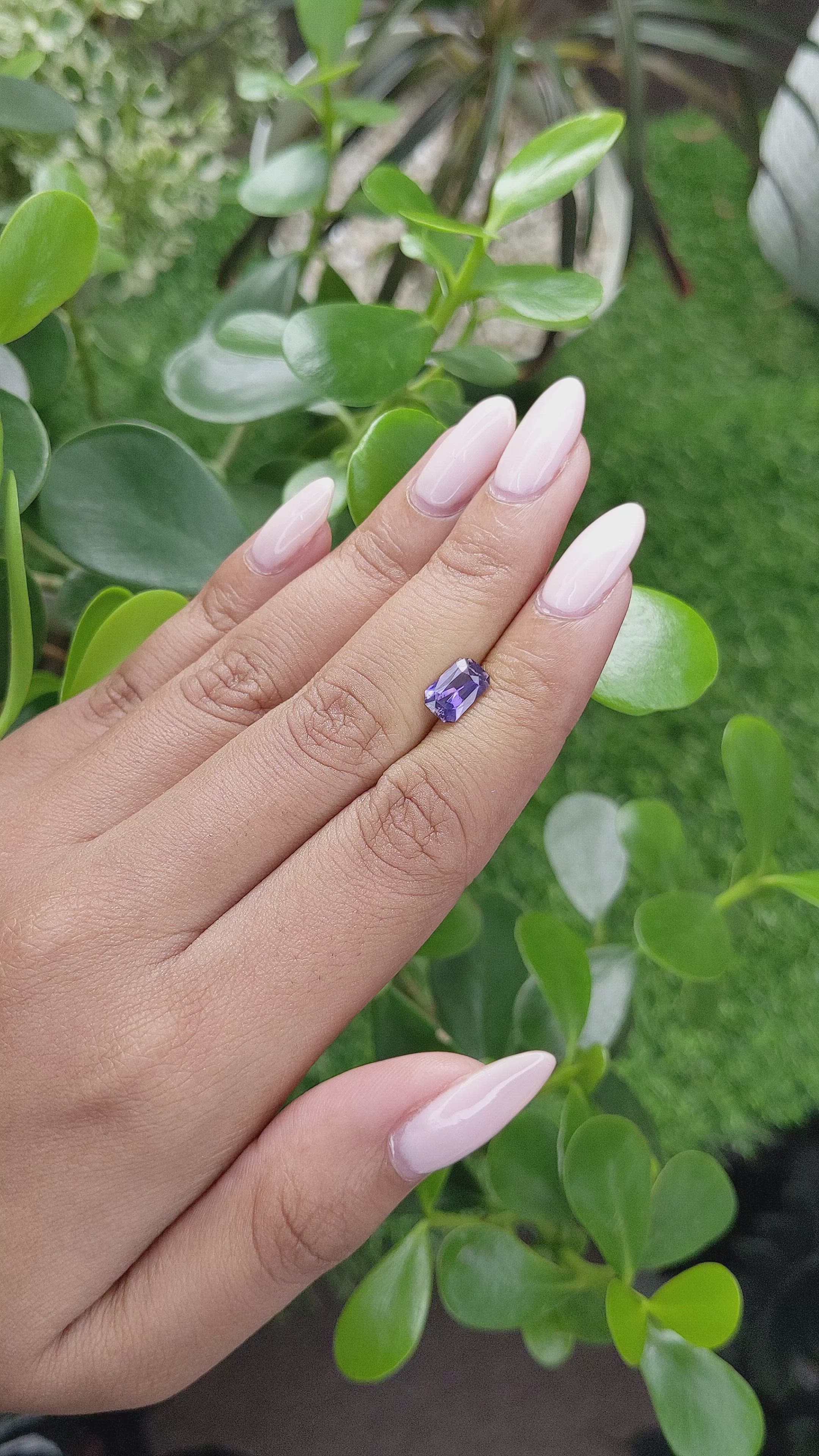 1.43 Ct. Bi Color Sapphire from Ceylon (Sri Lanka) Size Video