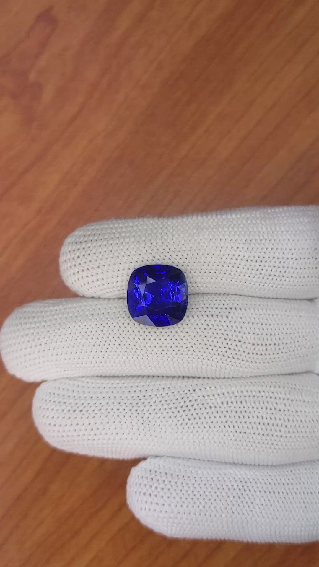9.04 Ct. Blue Sapphire from Ceylon (Sri Lanka) Size Video