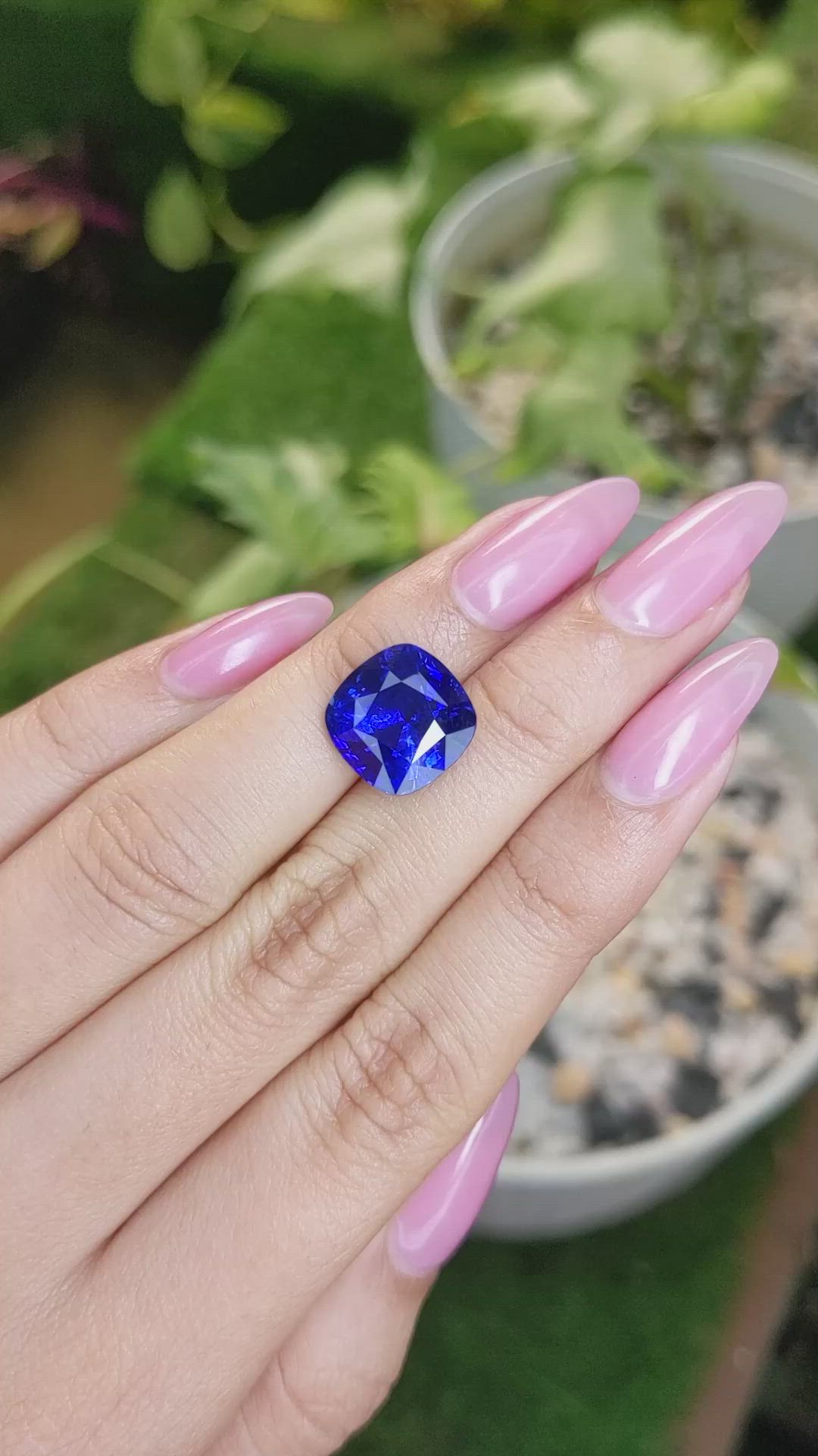 9.04 Ct. Blue Sapphire from Ceylon (Sri Lanka) Size Video
