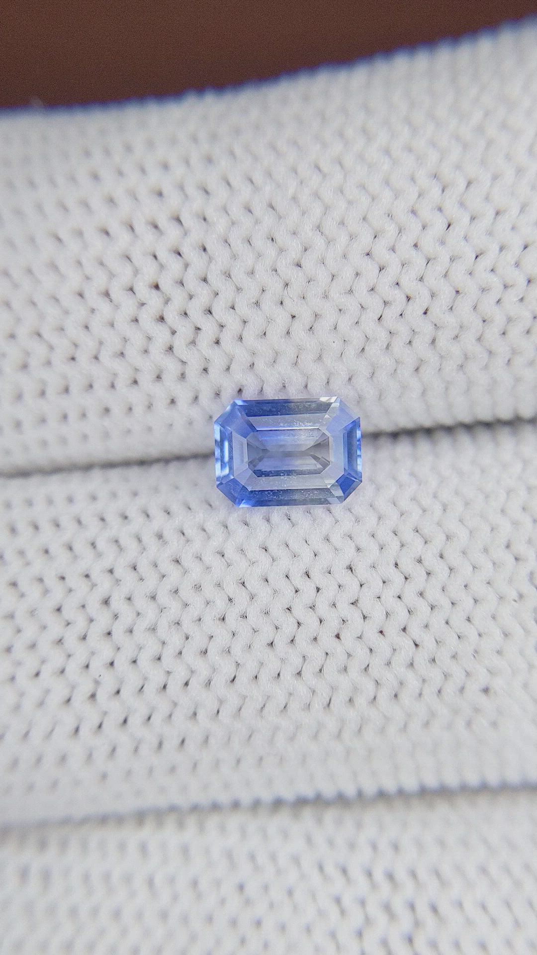 1.03 Ct. Bi Color Sapphire from Ceylon (Sri Lanka) Size Video