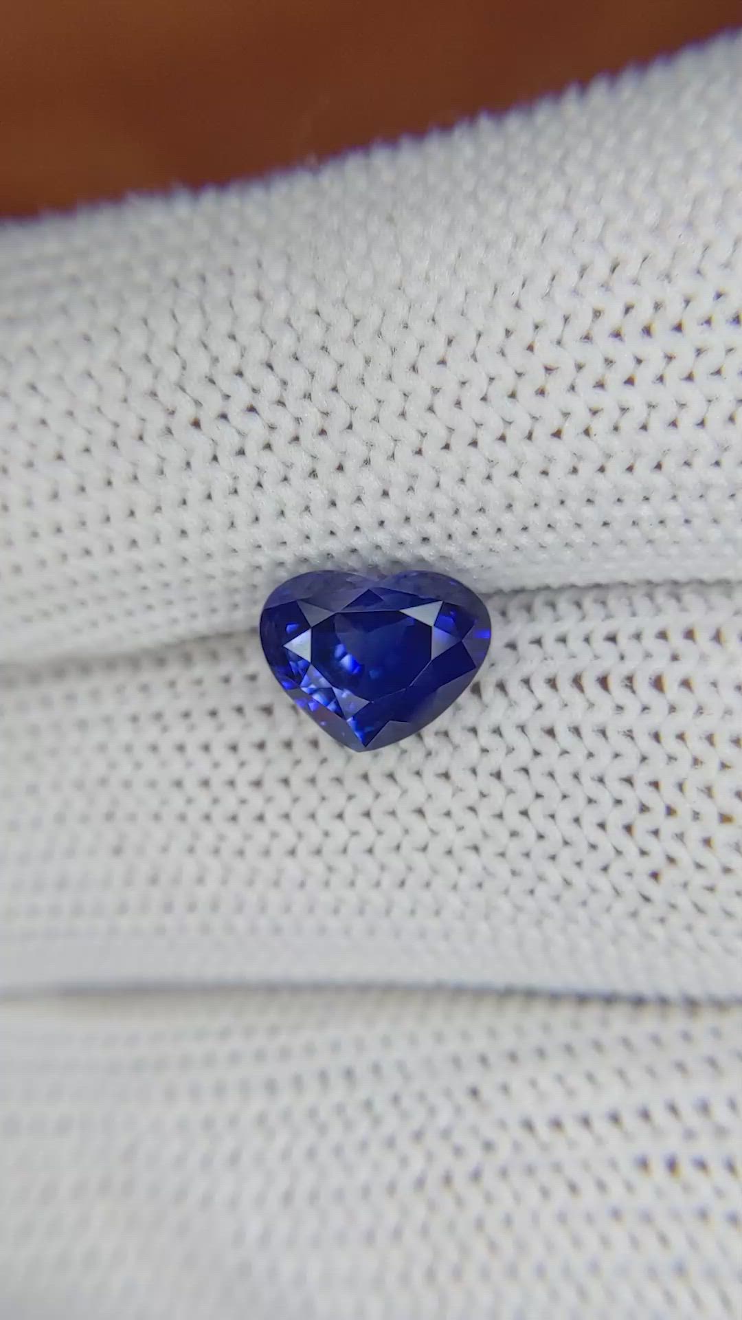 2.79 Ct. Blue Sapphire from Ceylon (Sri Lanka) Size Video