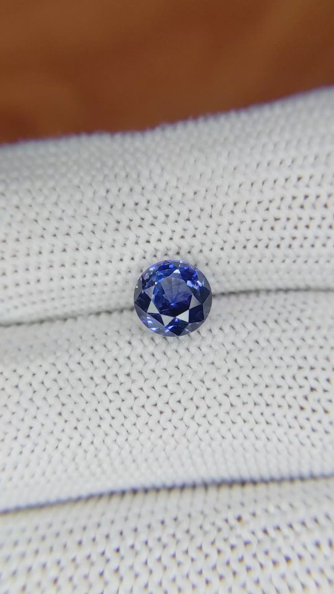 2.21 Ct. Blue Sapphire from Ceylon (Sri Lanka) Size Video