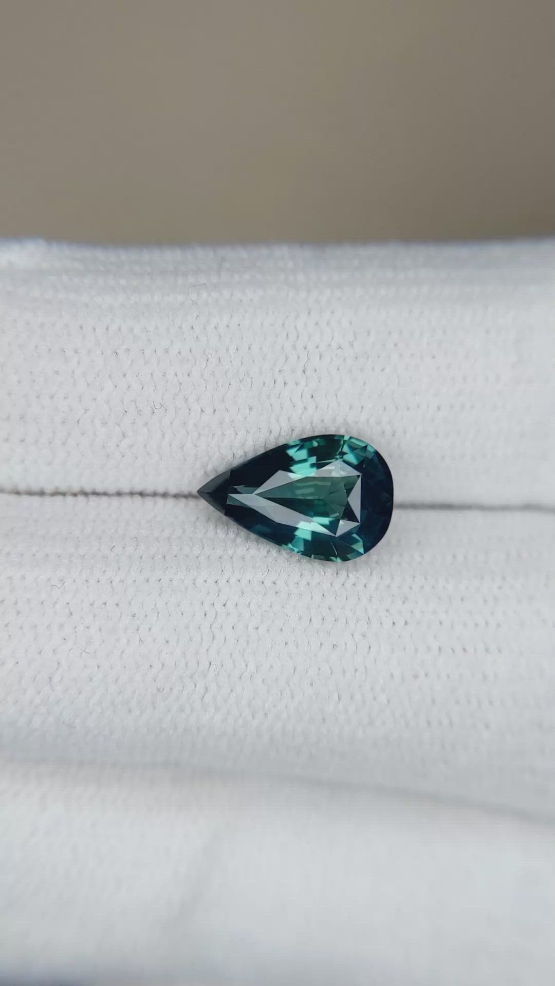 2.07 Ct. Greenish Blue Sapphire from Ceylon (Sri Lanka) Size Video
