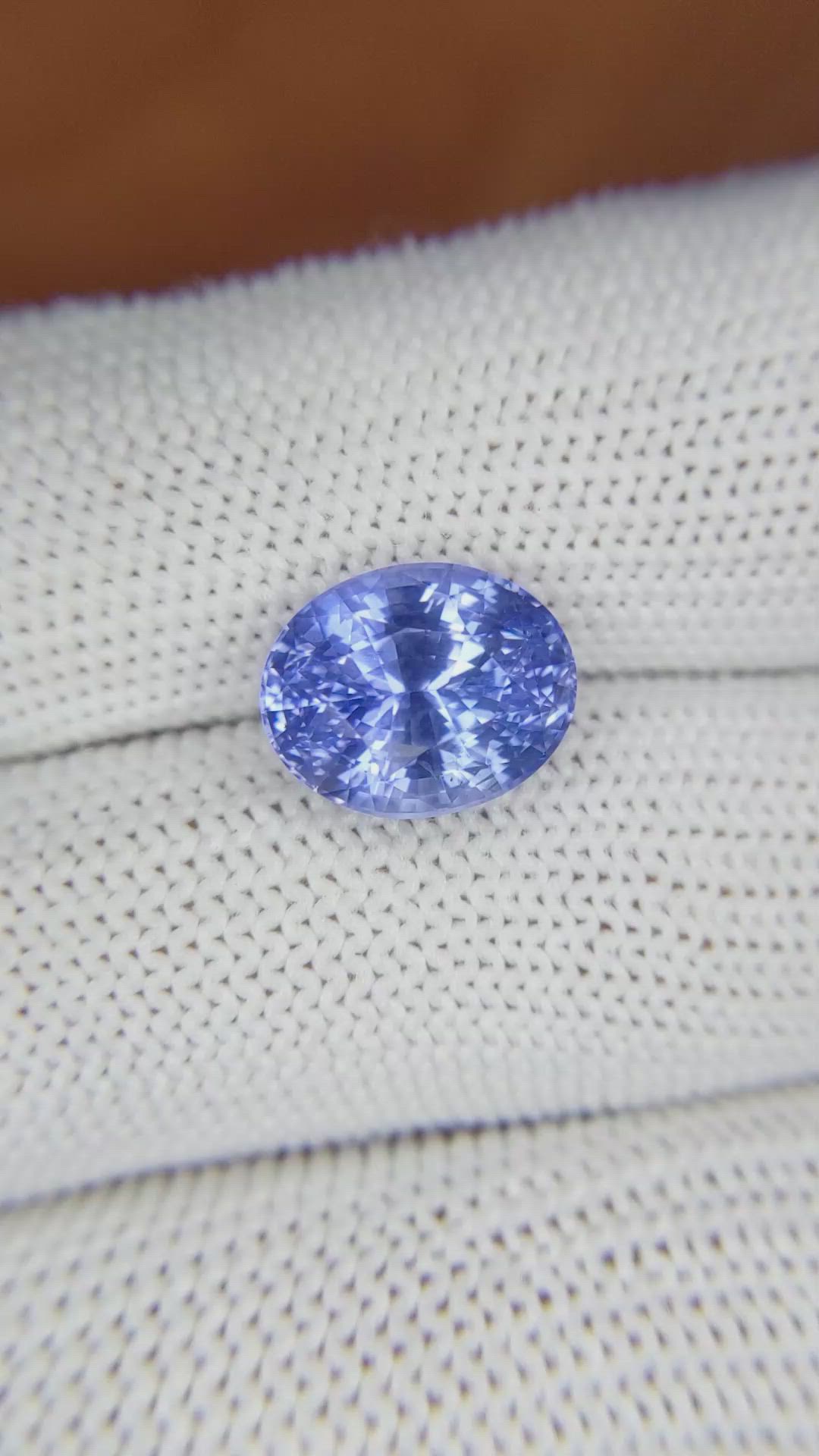 5.97 Ct. Blue Sapphire from Ceylon (Sri Lanka) Size Video
