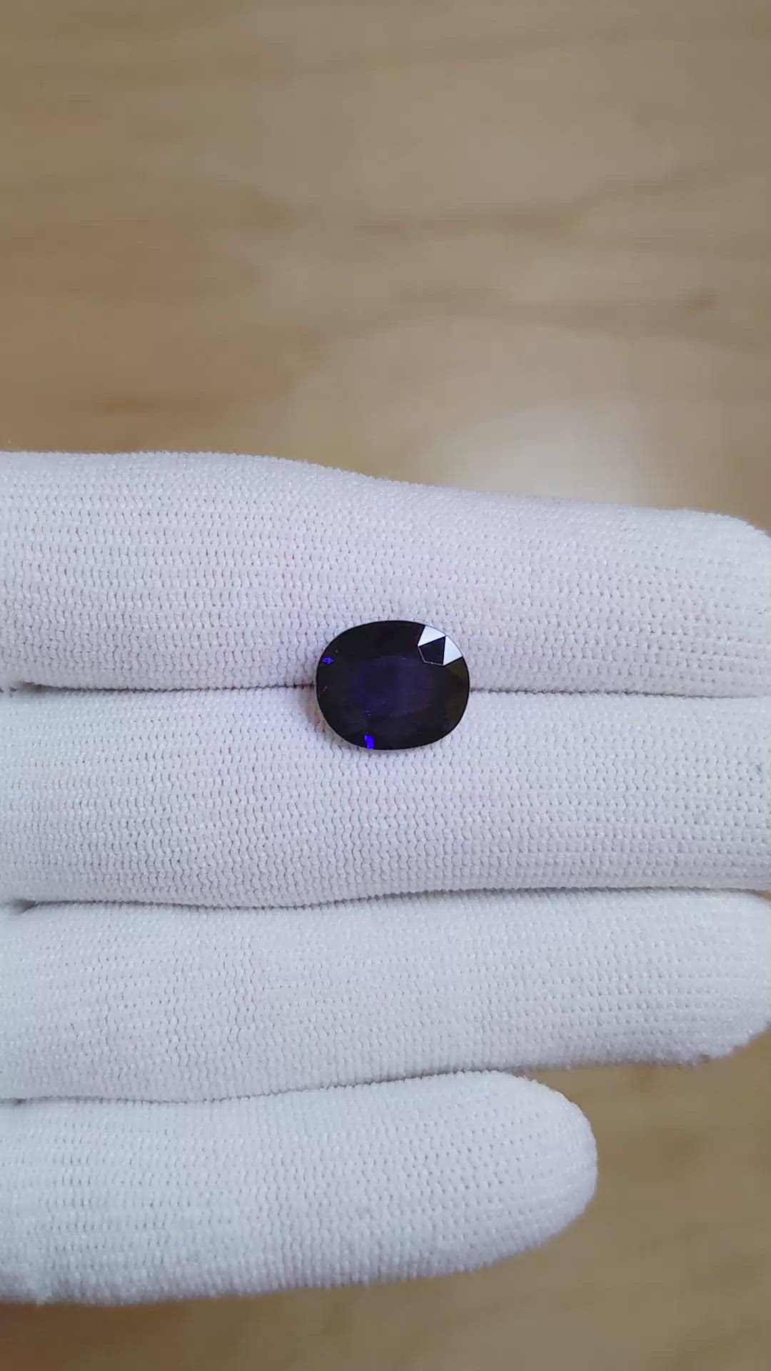 4.35 Ct. Blue Sapphire from Ceylon (Sri Lanka) Size Video