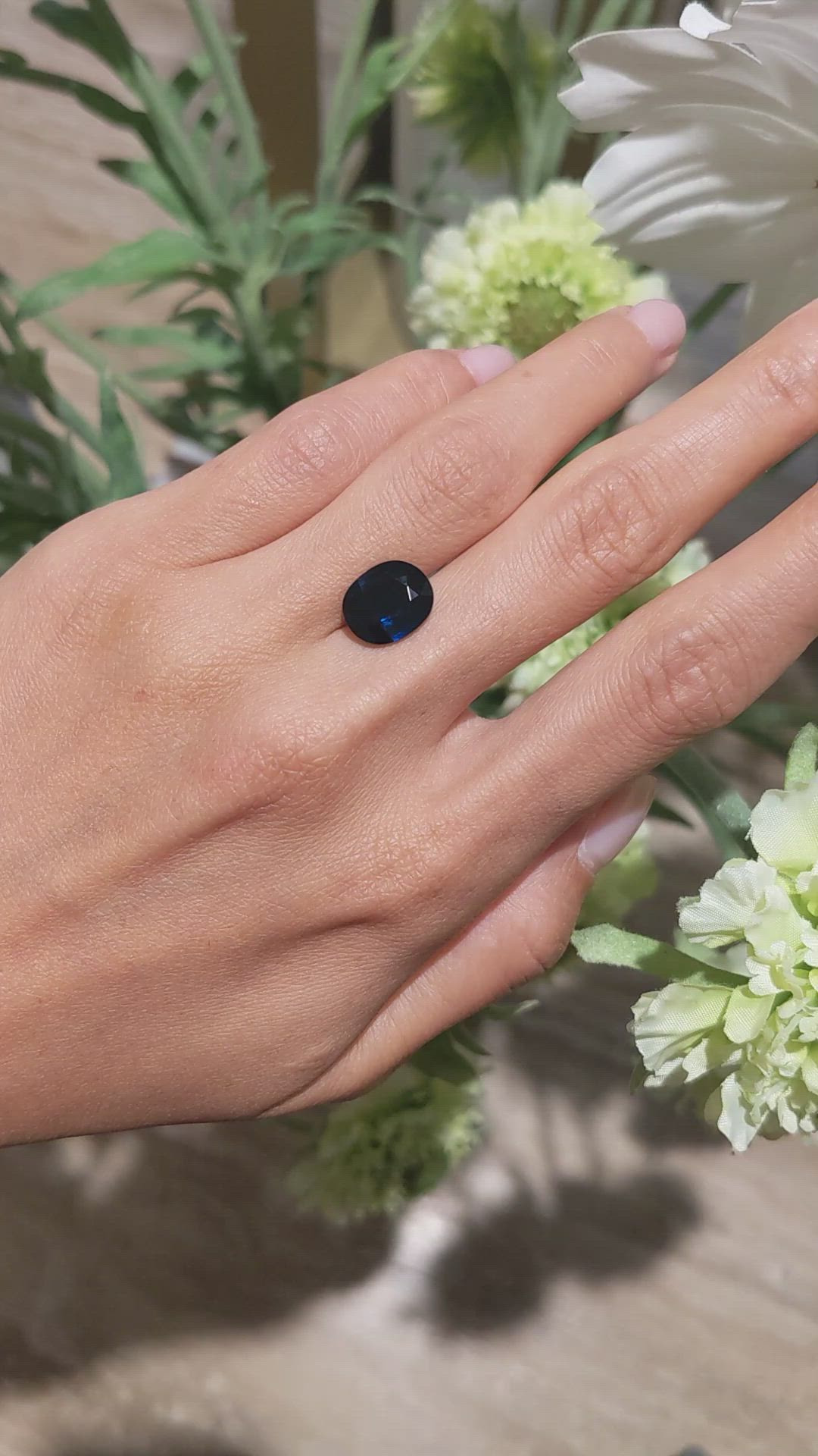4.35 Ct. Blue Sapphire from Ceylon (Sri Lanka) Size Video