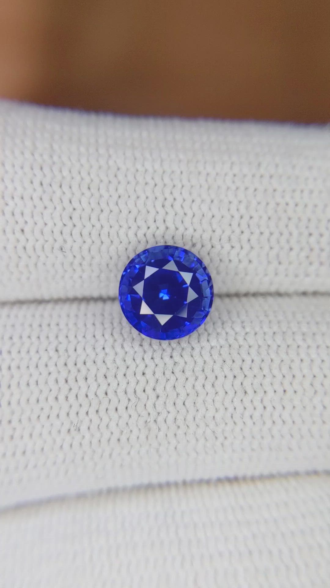 2.58 Ct. Blue Sapphire from Ceylon (Sri Lanka) Size Video