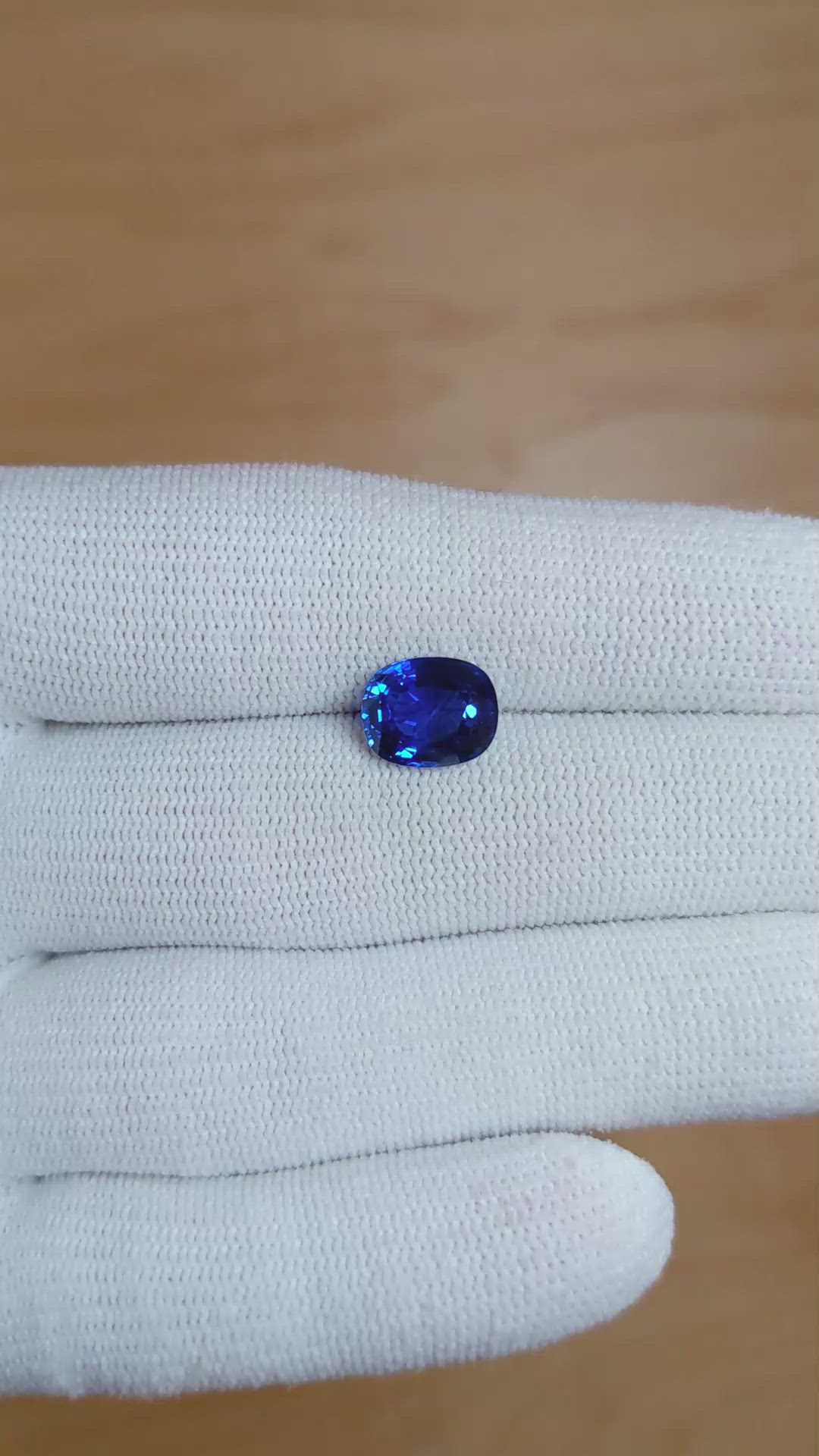 3.28 Ct. Blue Sapphire from Ceylon (Sri Lanka) Size Video