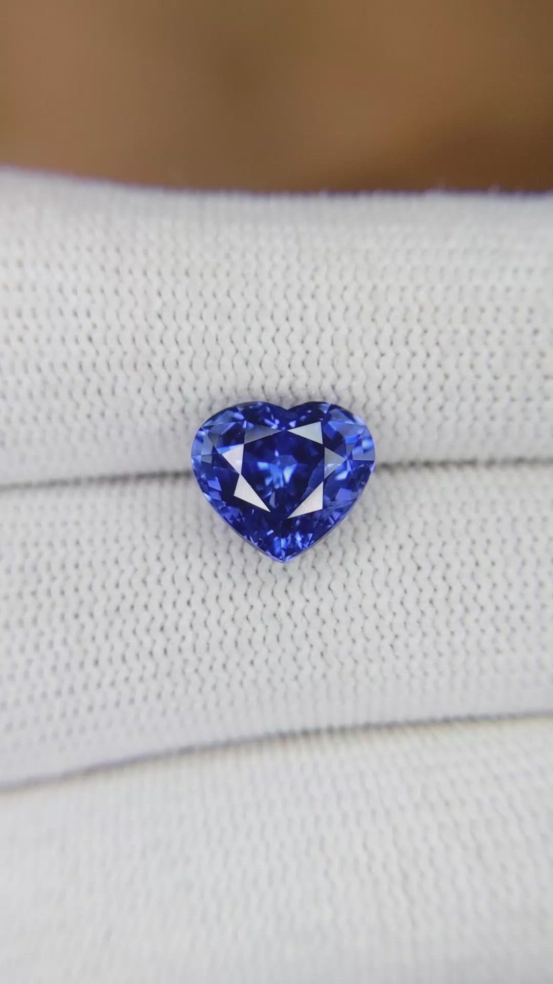 4.21 Ct. Blue Sapphire from Ceylon (Sri Lanka) Size Video