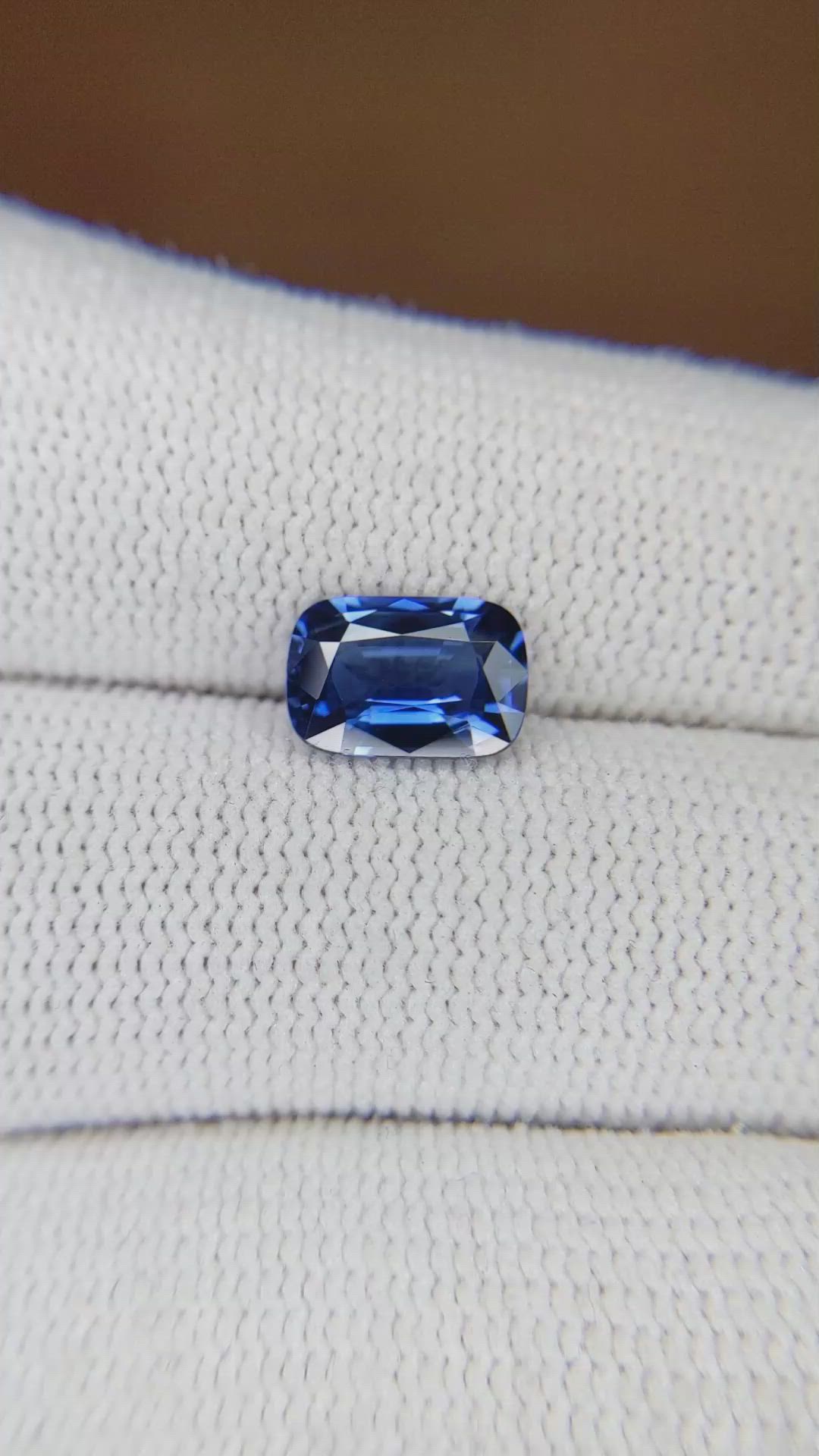 1.83 Ct. Blue Sapphire from Ceylon (Sri Lanka) Size Video