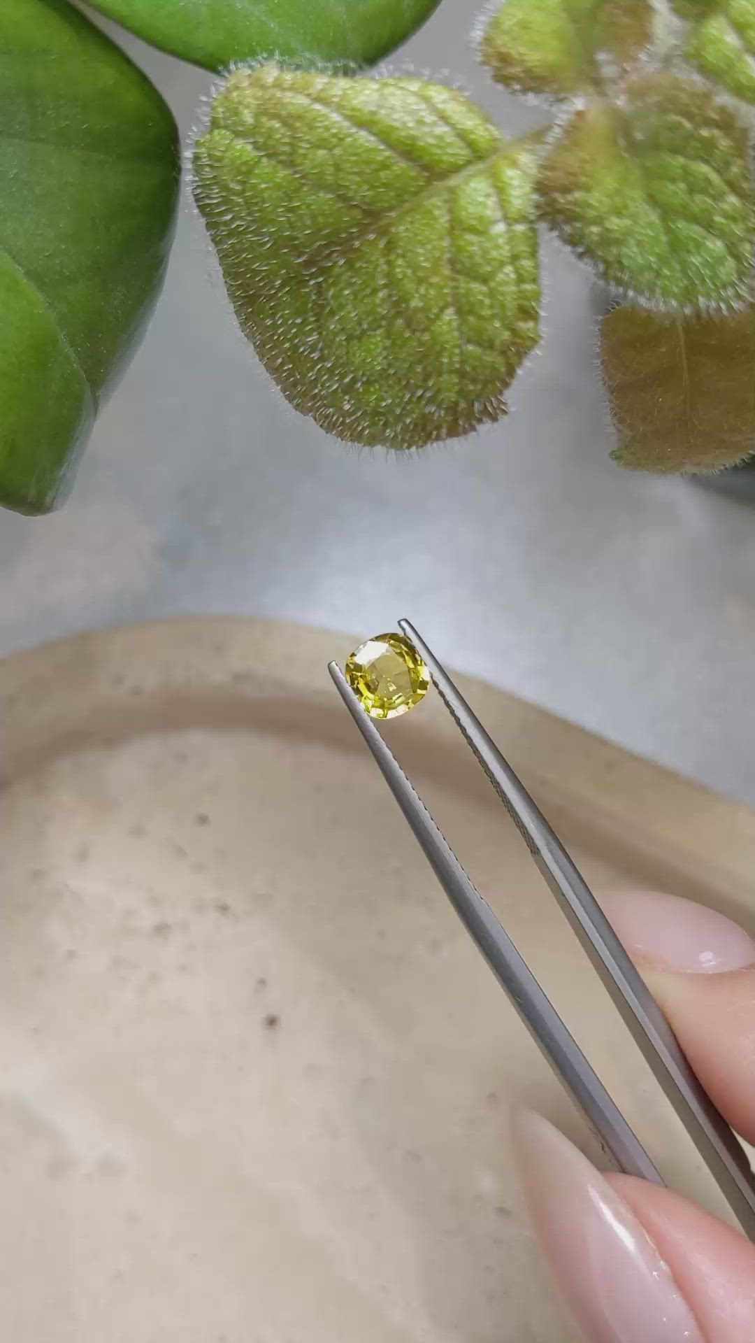 0.95 Ct. Yellow Sapphire from Ceylon (Sri Lanka) Size Video
