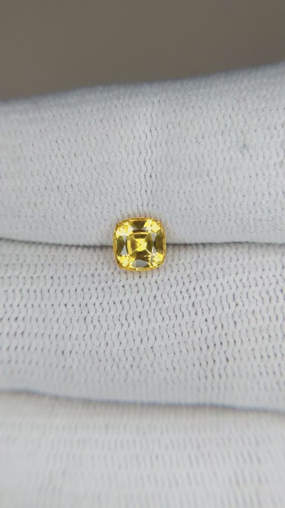 1.00 Ct. Yellow Sapphire from Ceylon (Sri Lanka) Size Video