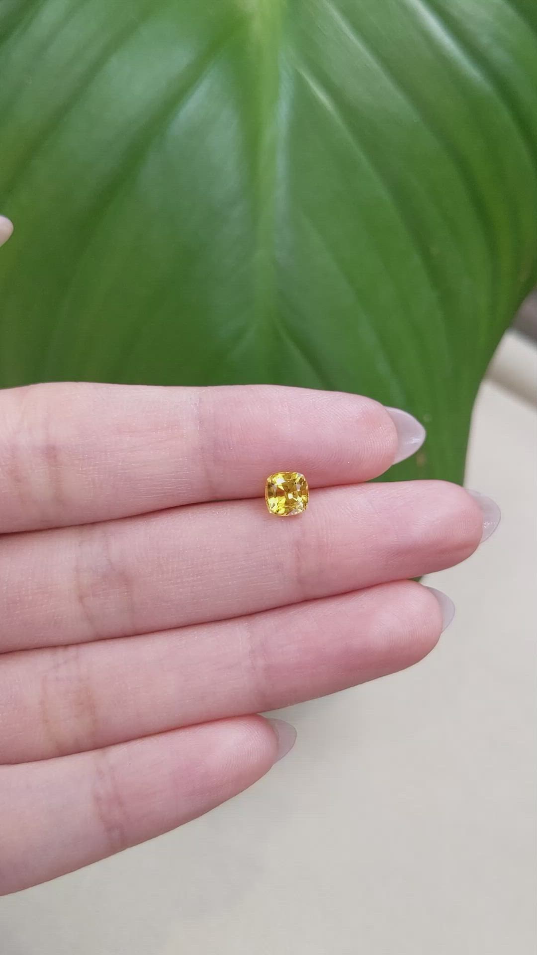 1.00 Ct. Yellow Sapphire from Ceylon (Sri Lanka) Size Video