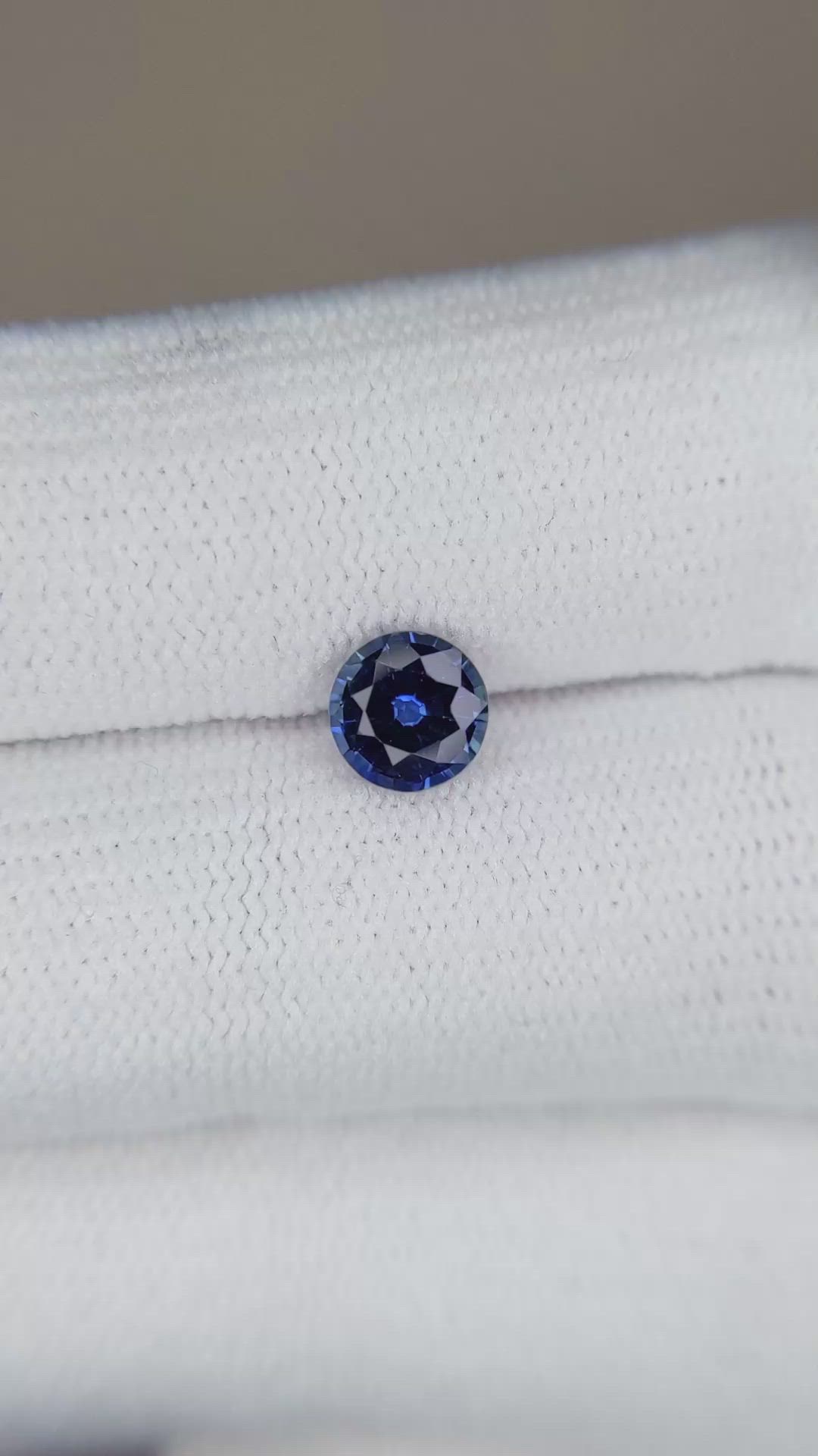0.90 Ct. Blue Sapphire from Ceylon (Sri Lanka) Size Video
