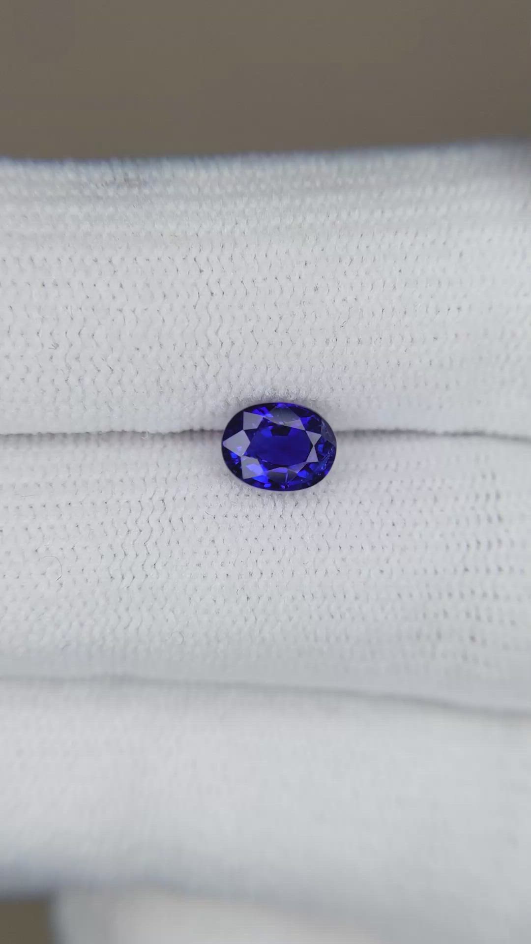 0.92 Ct. Blue Sapphire from Ceylon (Sri Lanka) Size Video