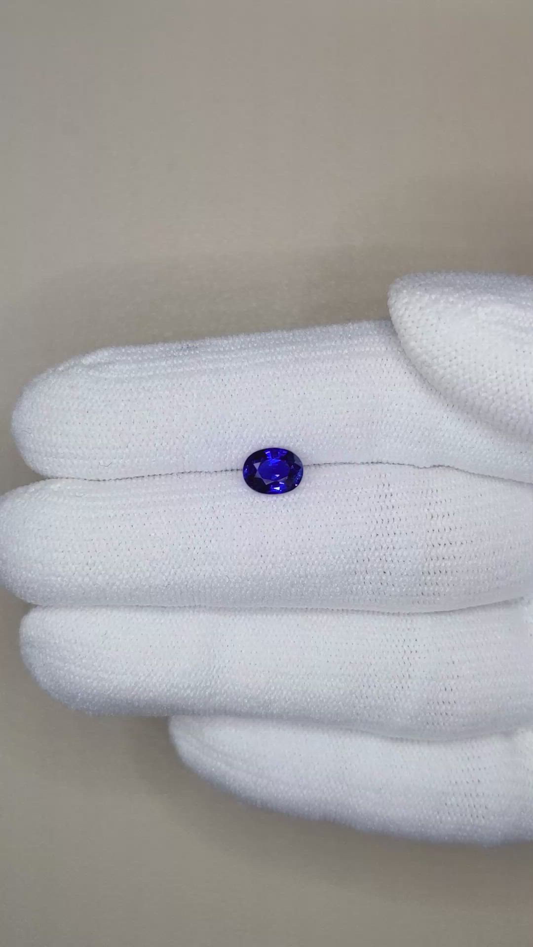 0.92 Ct. Blue Sapphire from Ceylon (Sri Lanka) Size Video