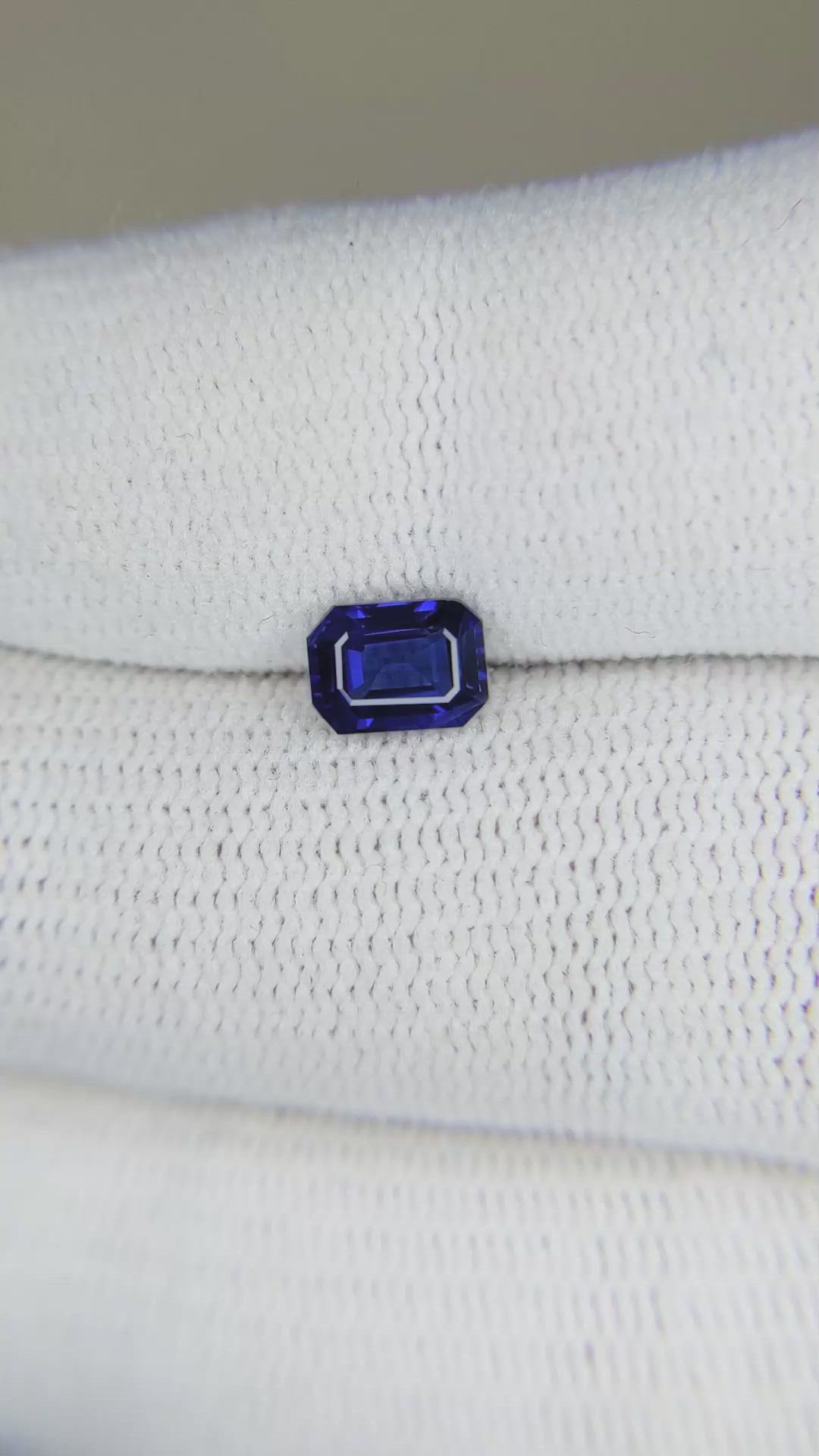 1.04 Ct. Blue Sapphire from Ceylon (Sri Lanka) Size Video