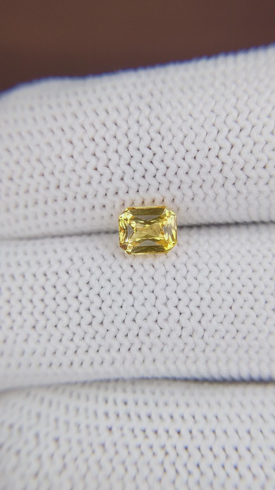 1.04 Ct. Yellow Sapphire from Ceylon (Sri Lanka) Size Video