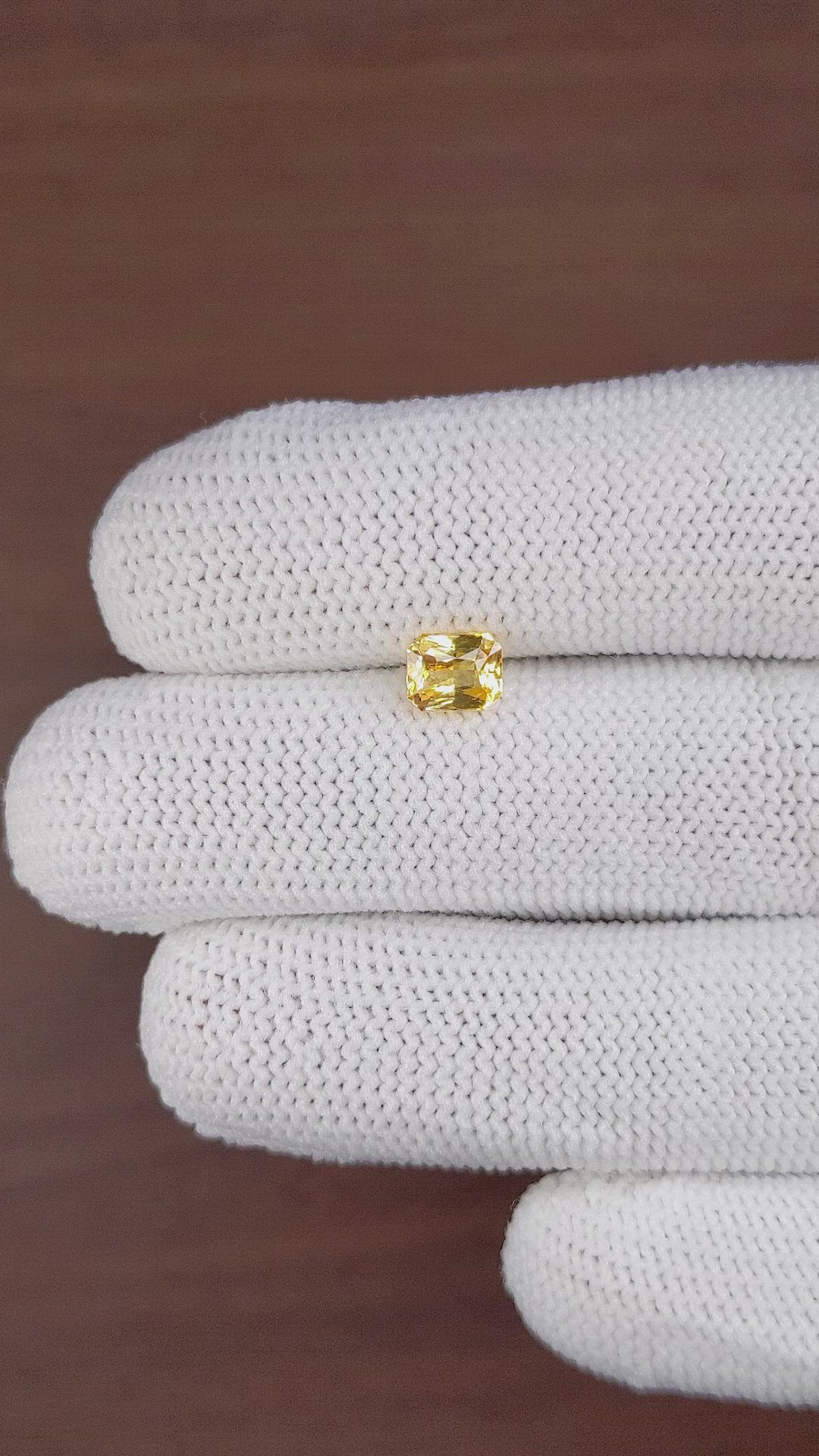 1.04 Ct. Yellow Sapphire from Ceylon (Sri Lanka) Size Video