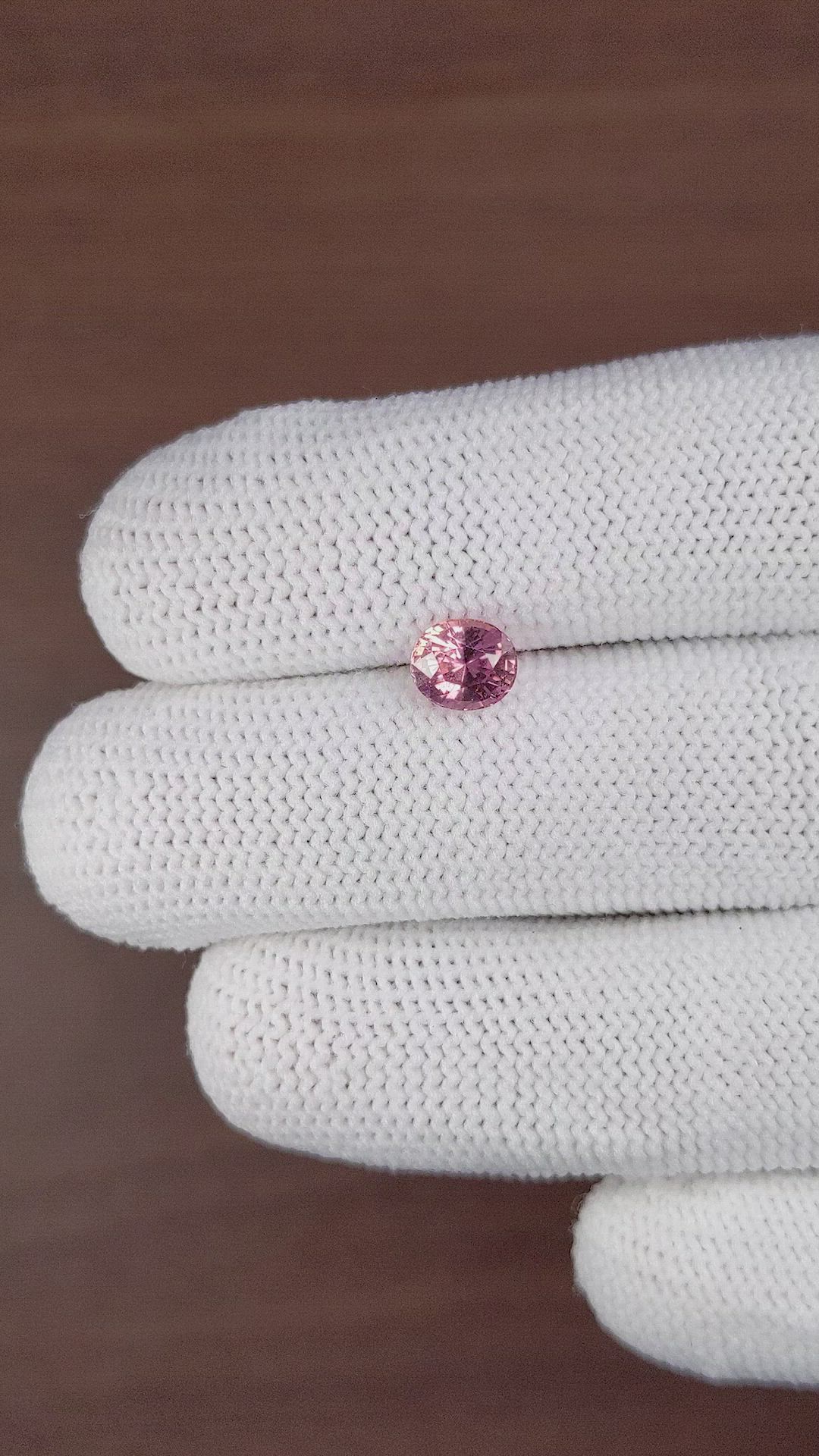 1.34 Ct. Padparadscha Sapphire from Ceylon (Sri Lanka) Size Video