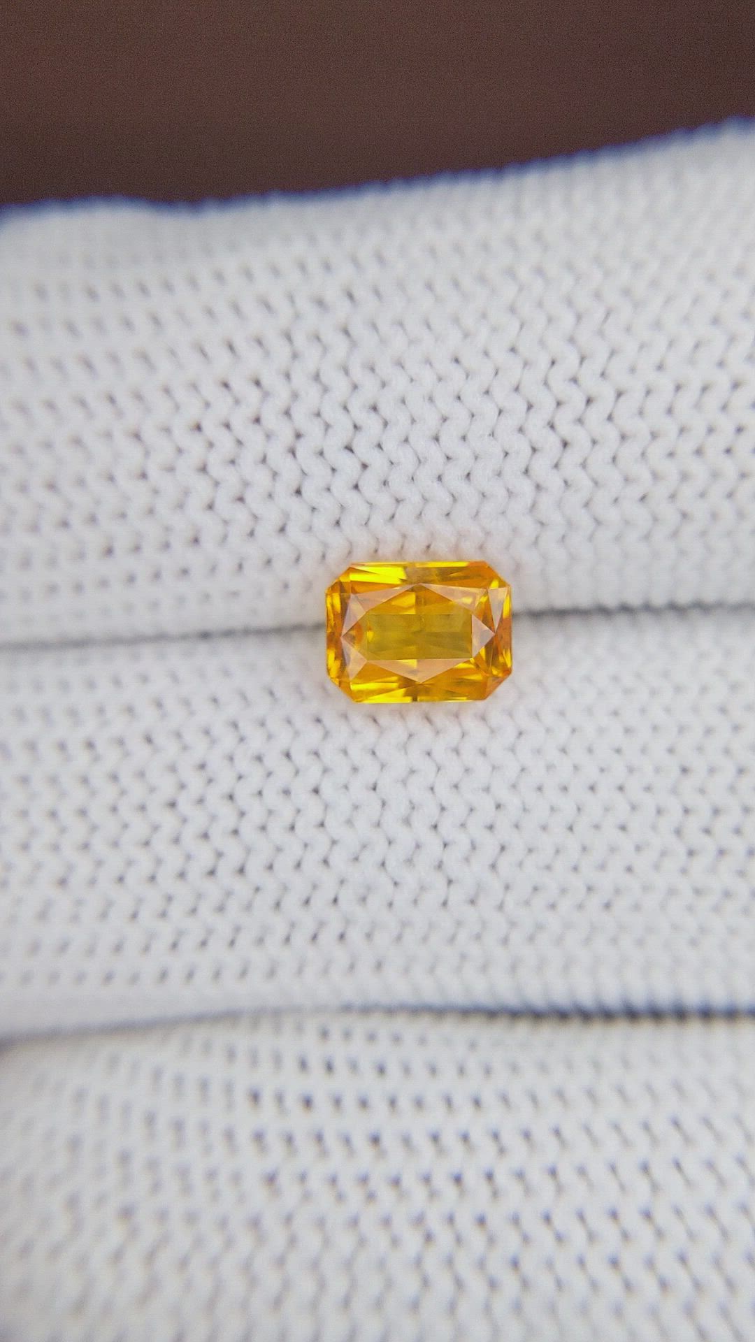 1.63 Ct. Yellowish Orange Sapphire from Ceylon (Sri Lanka) Size Video