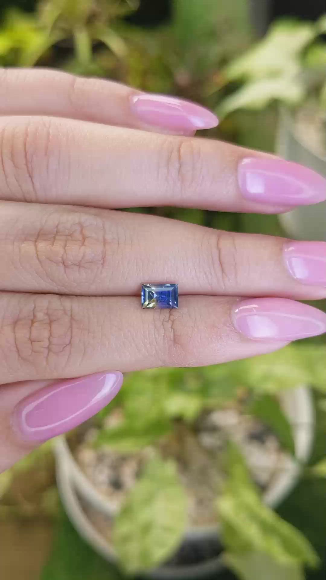 0.98 Ct. Bi Color Sapphire from Ceylon (Sri Lanka) Size Video