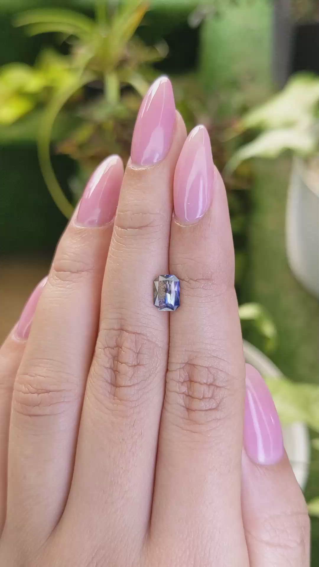 1.42 Ct. Bi Color Sapphire from Ceylon (Sri Lanka) Size Video