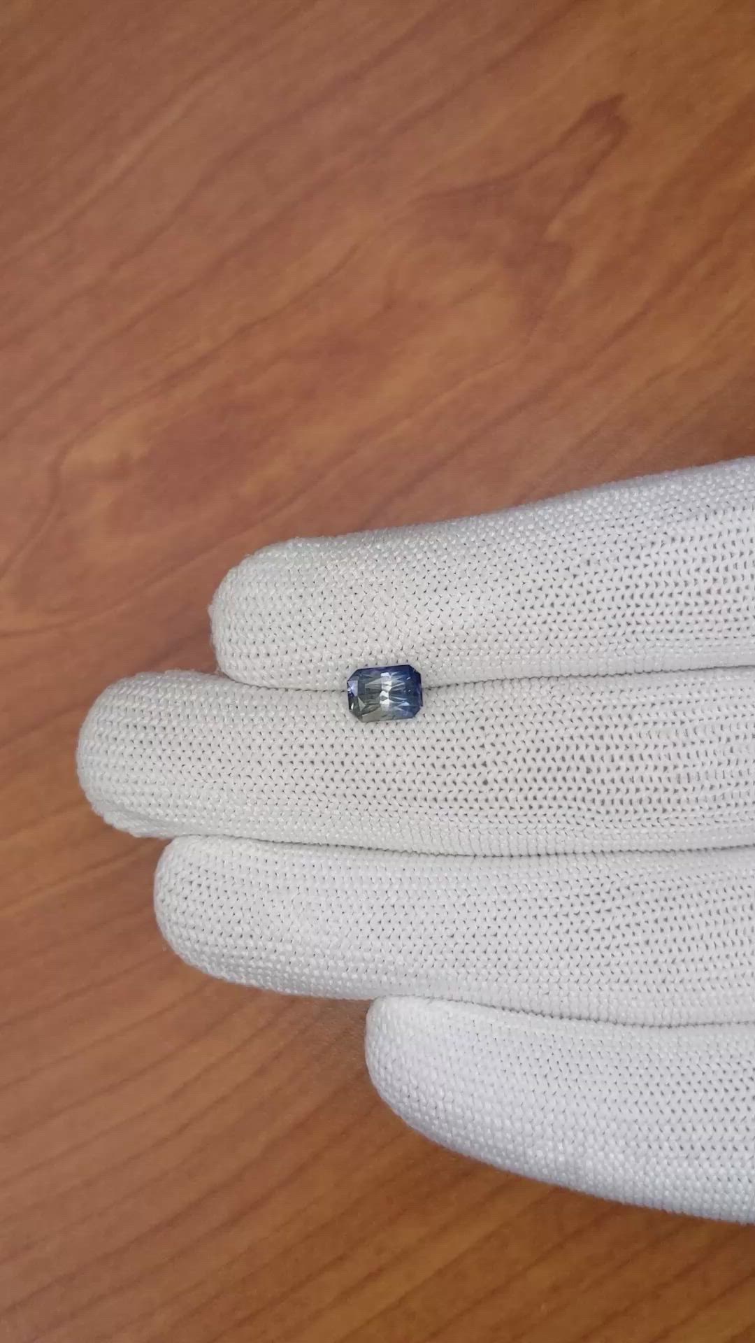 1.42 Ct. Bi Color Sapphire from Ceylon (Sri Lanka) Size Video