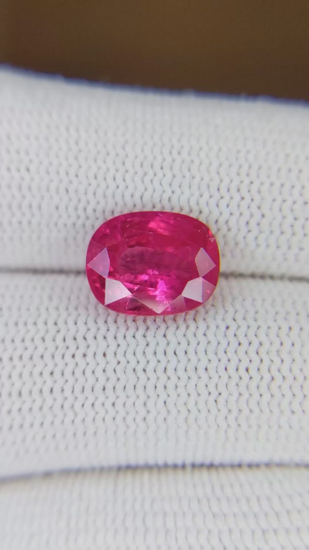 3.83 Ct. Purplish Pink Sapphire from Thailand Size Video