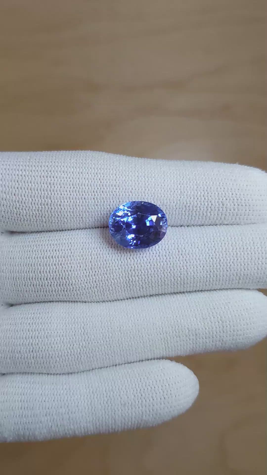 9.77 Ct. Blue Sapphire from Ceylon (Sri Lanka) Size Video