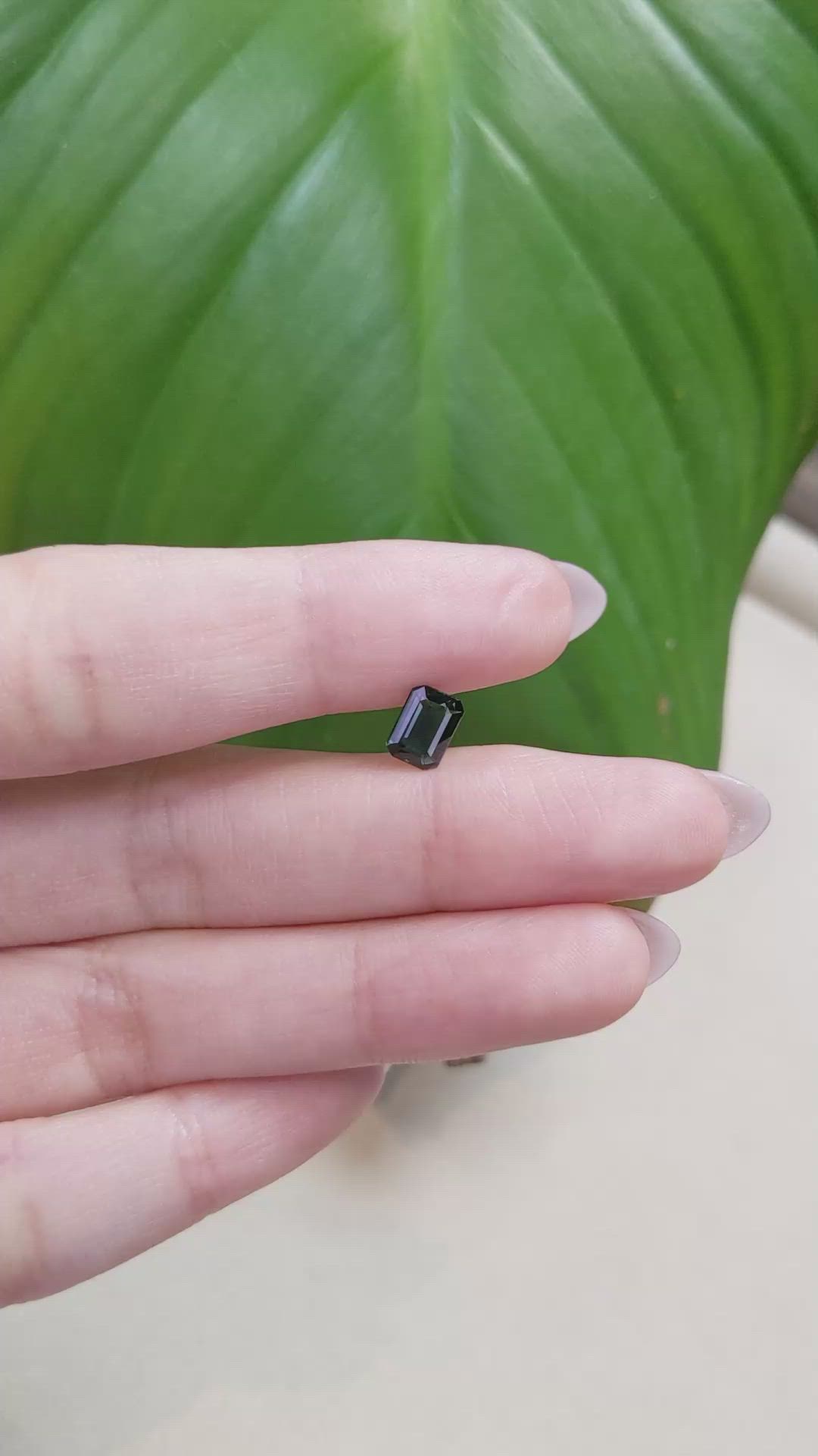 1.00 Ct. Greenish Blue Sapphire from Ceylon (Sri Lanka) Size Video