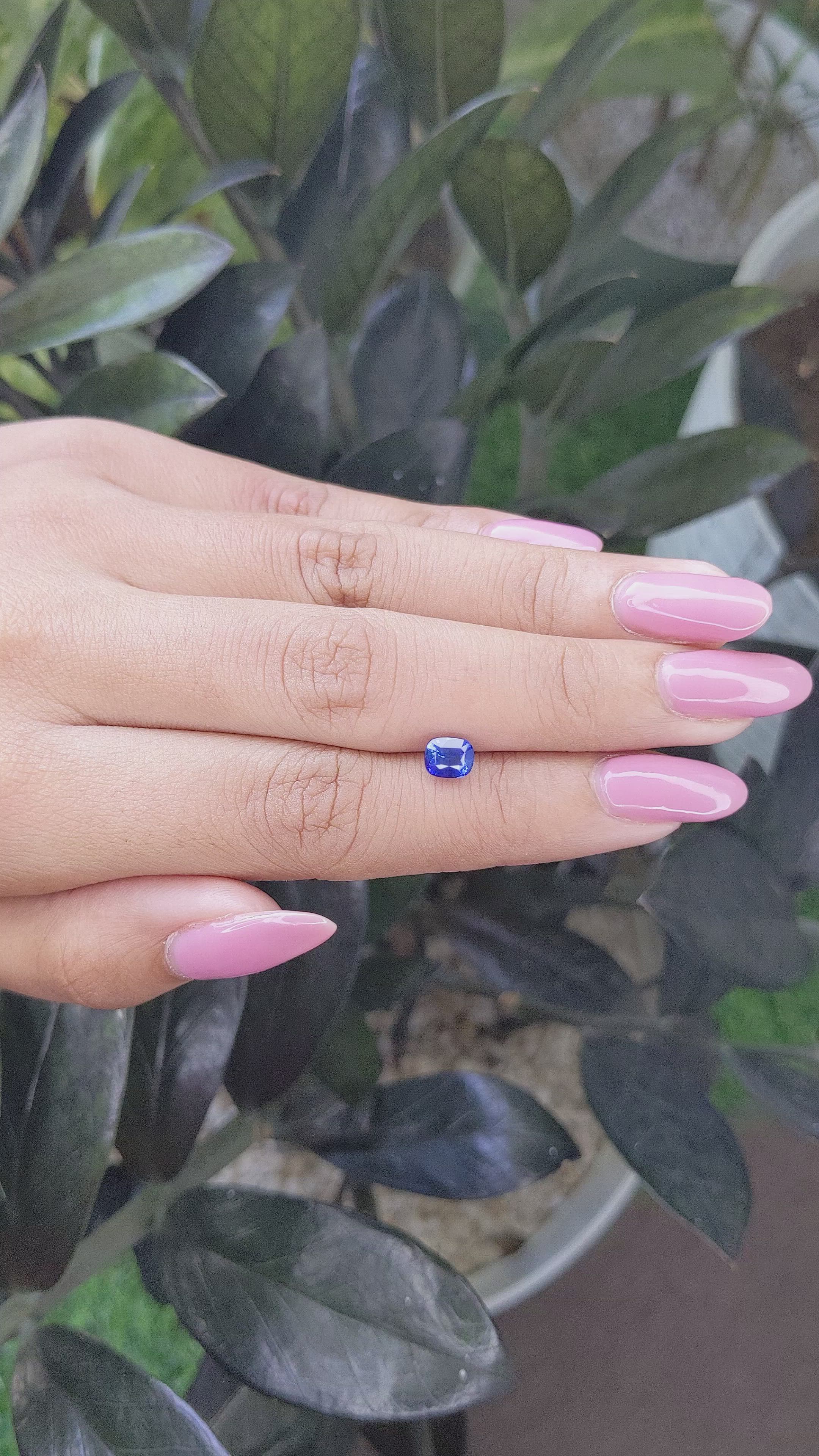 1.06 Ct. Blue Sapphire from Ceylon (Sri Lanka) Size Video