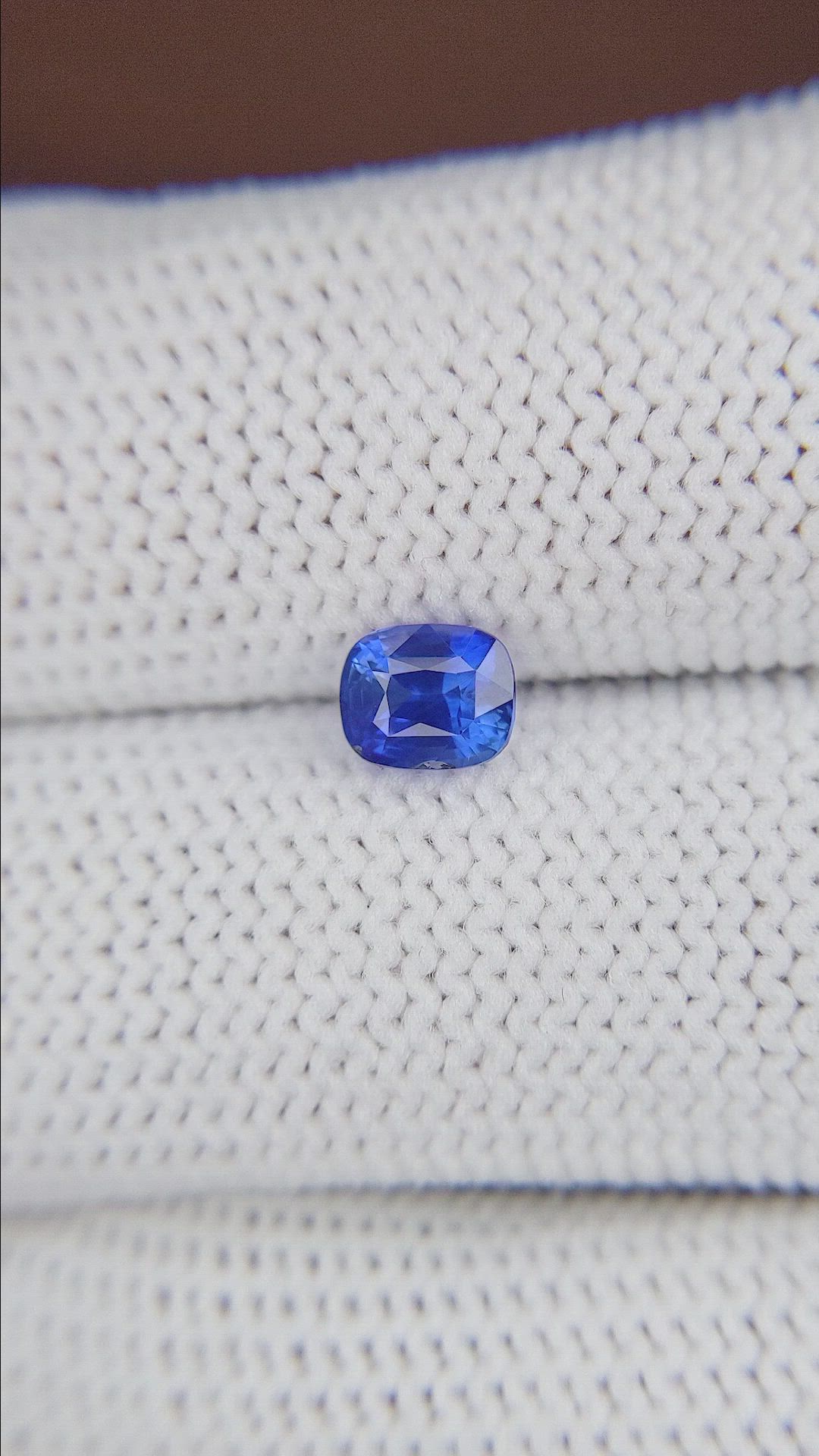 1.06 Ct. Blue Sapphire from Ceylon (Sri Lanka) Size Video