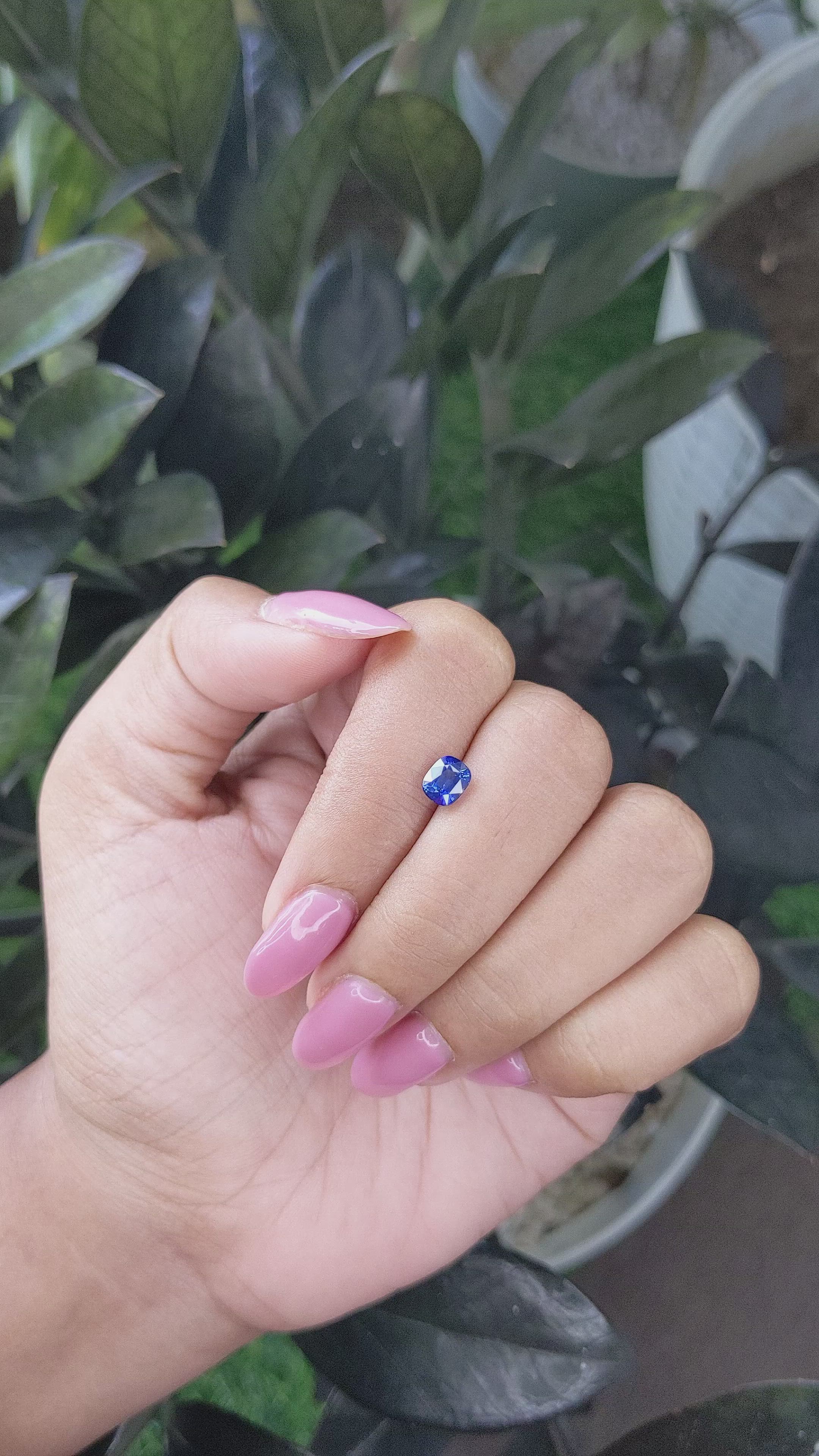 1.06 Ct. Blue Sapphire from Ceylon (Sri Lanka) Size Video