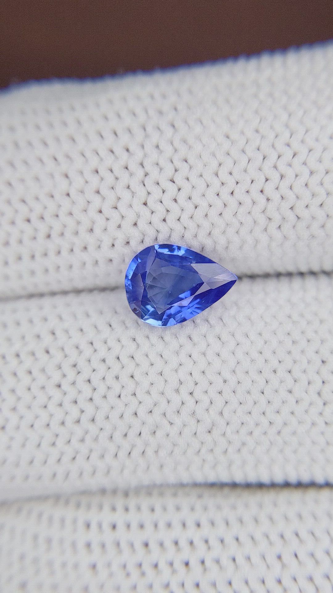 1.38 Ct. Blue Sapphire from Ceylon (Sri Lanka) Size Video