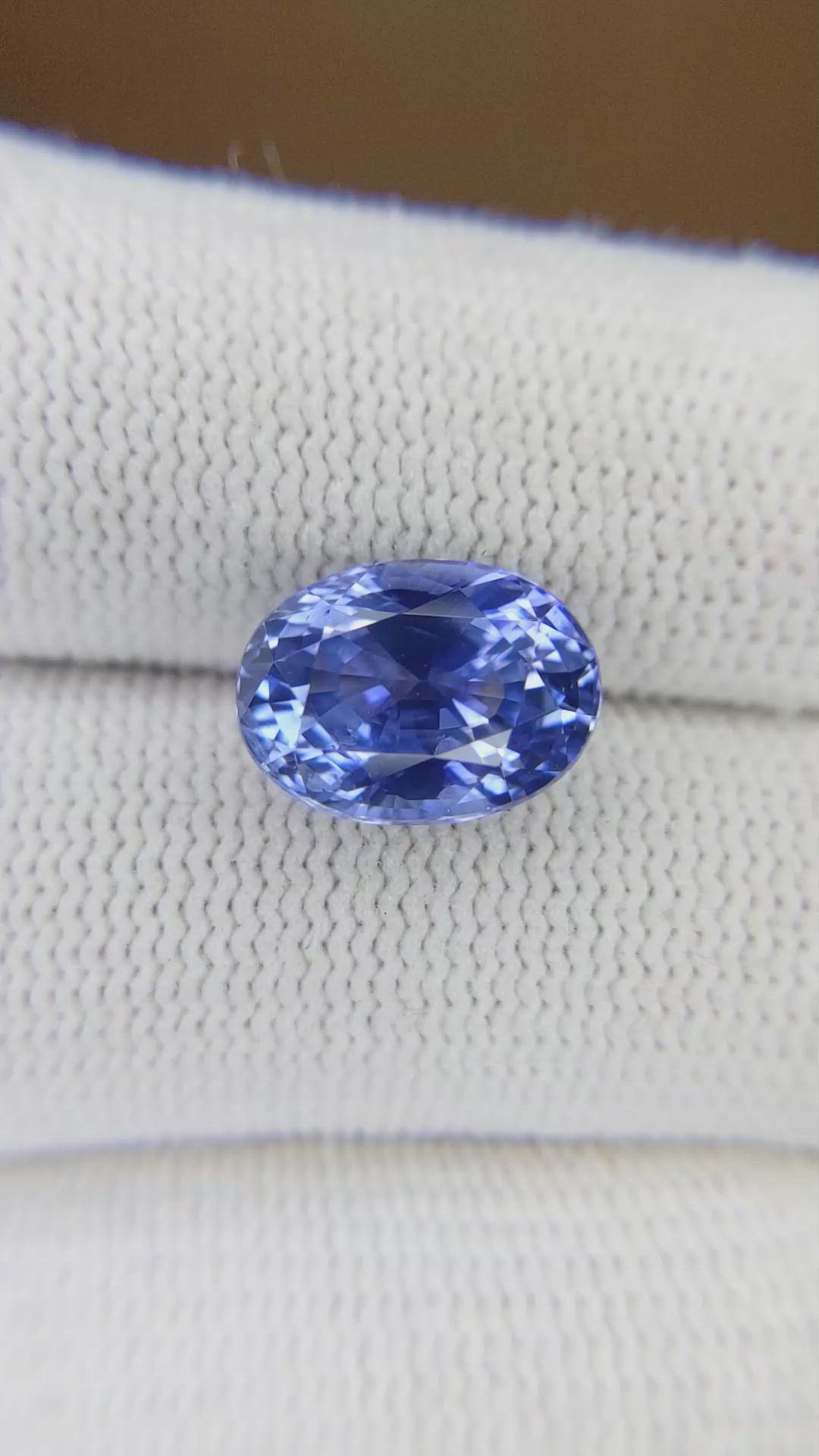 4.97 Ct. Blue Sapphire from Ceylon (Sri Lanka) Size Video