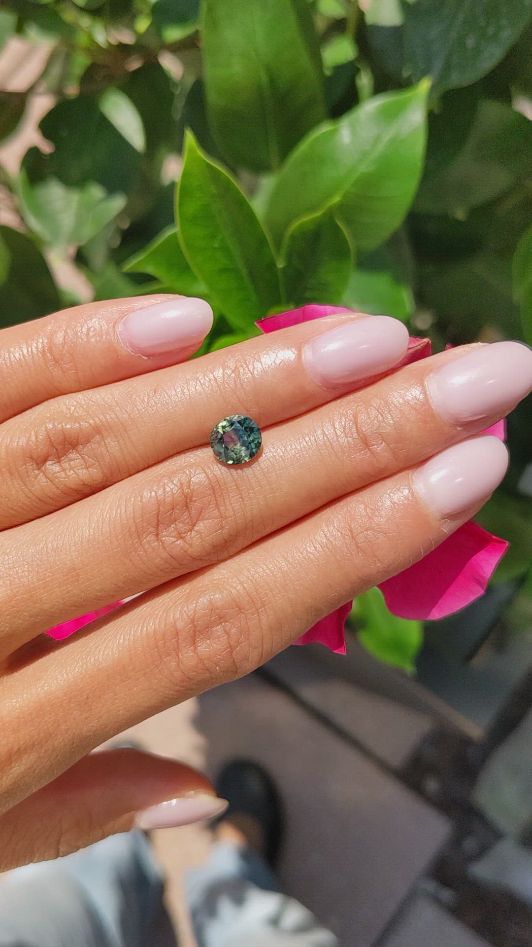 2.05 Ct. Bi Color Sapphire from Ceylon (Sri Lanka) Size Video