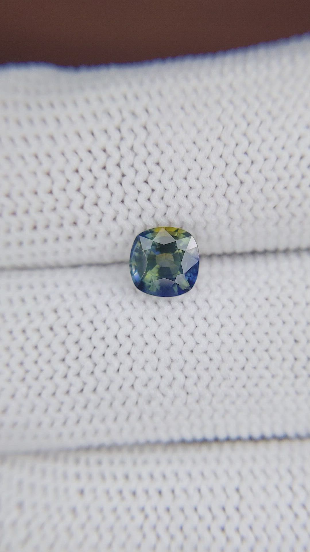 1.30 Ct. Bi Color Sapphire from Ceylon (Sri Lanka) Size Video