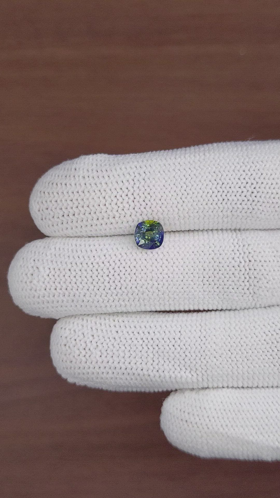 1.30 Ct. Bi Color Sapphire from Ceylon (Sri Lanka) Size Video