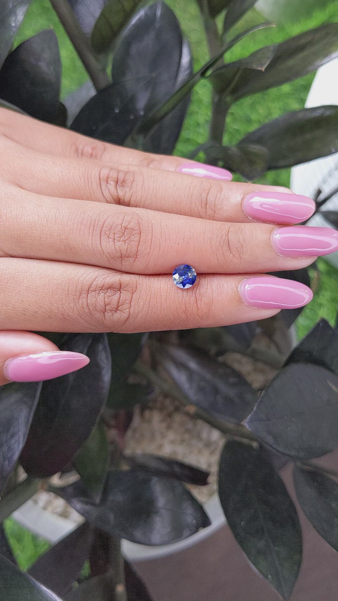 0.84 Ct. Bi Color Sapphire from Ceylon (Sri Lanka) Size Video
