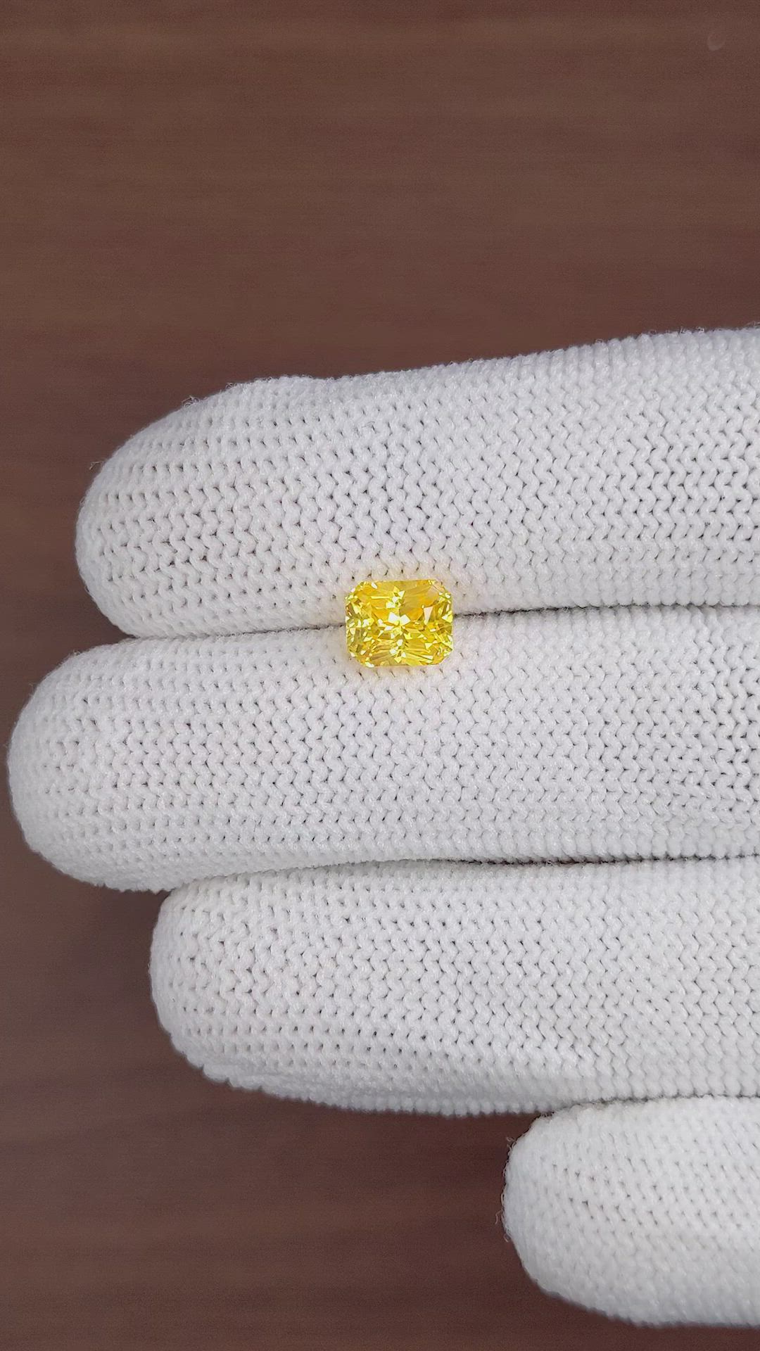 2.04 Ct. Yellow Sapphire from Ceylon (Sri Lanka) Size Video