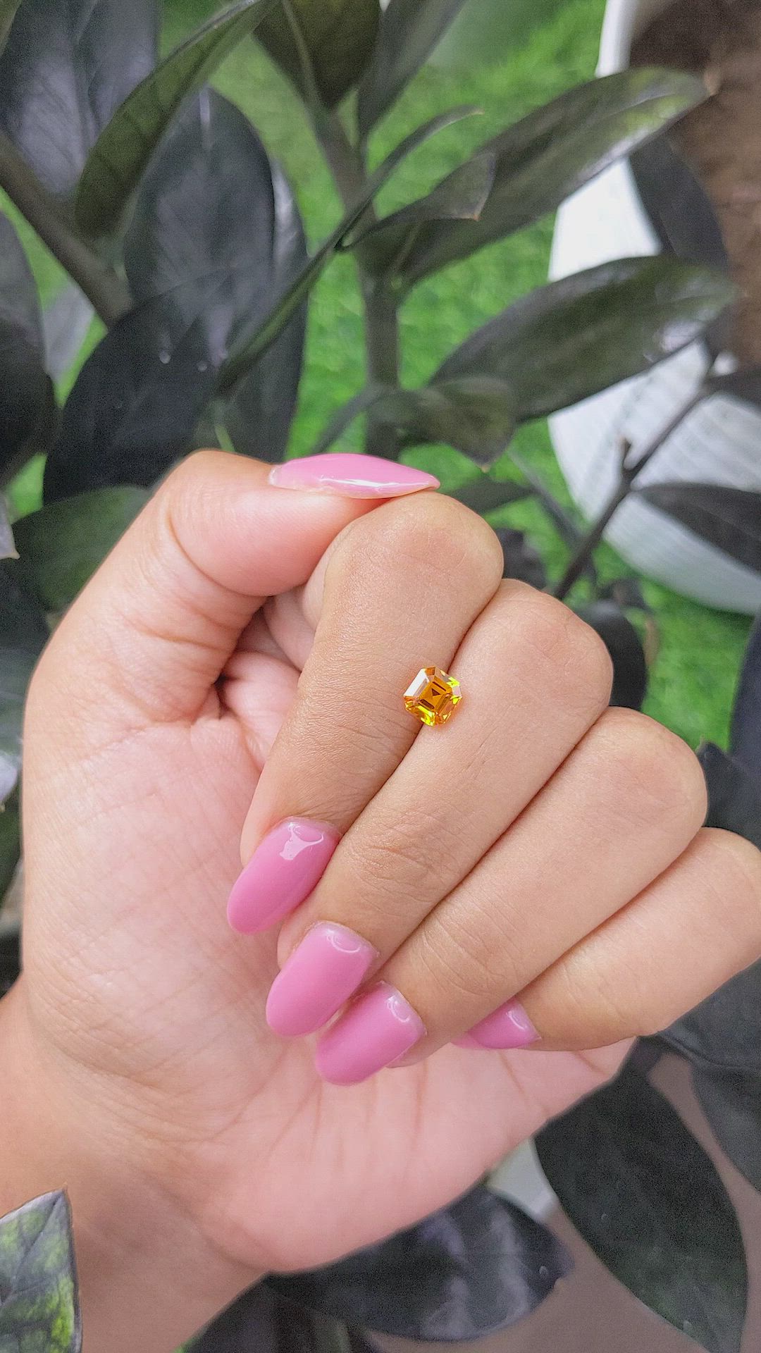 1.06 Ct. Yellowish Orange Sapphire from Ceylon (Sri Lanka) Size Video